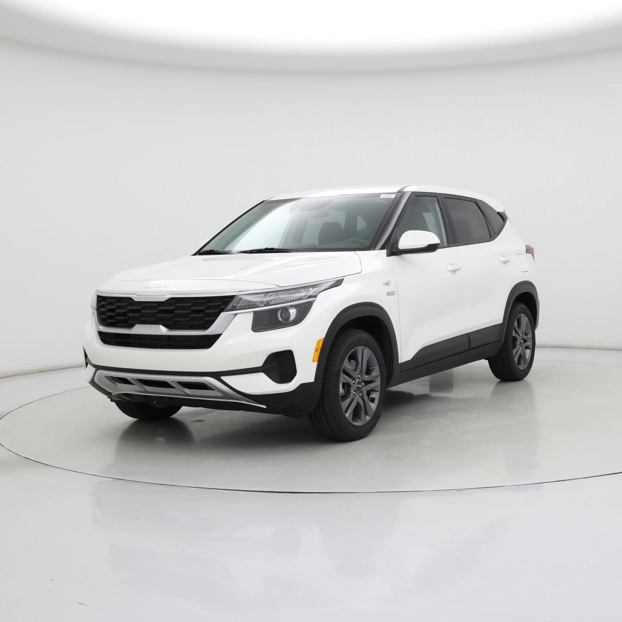 Thumbnail: 2023 Kia Seltos - 4