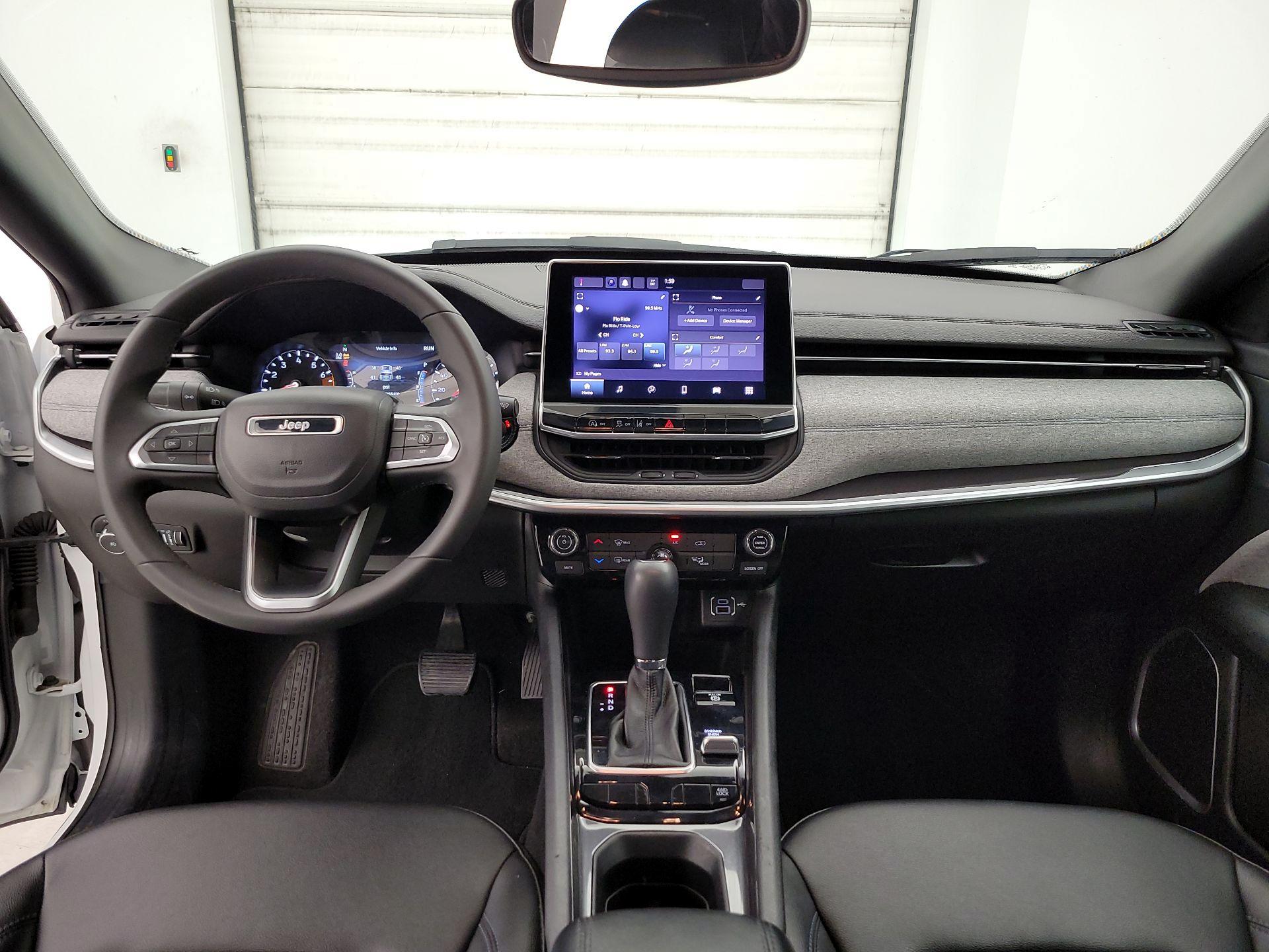 Thumbnail: 2023 Jeep Compass - 9