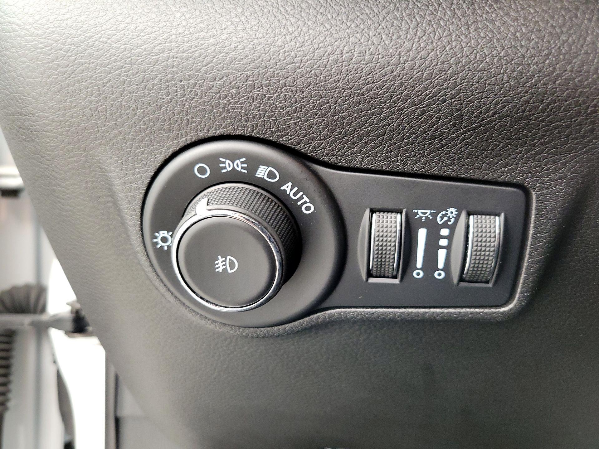 Thumbnail: 2023 Jeep Compass - 13