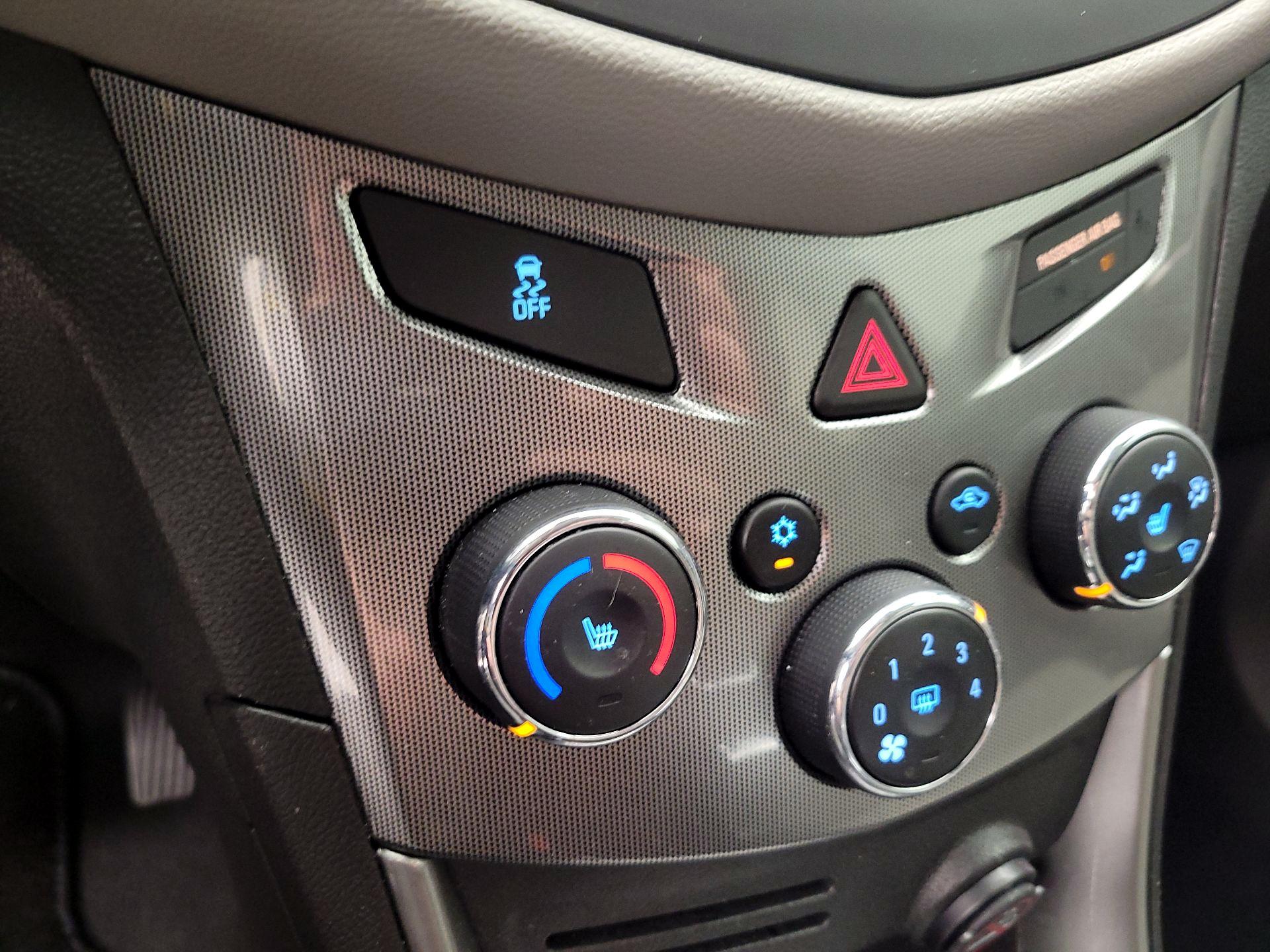 Thumbnail: 2016 Chevrolet Trax - 16
