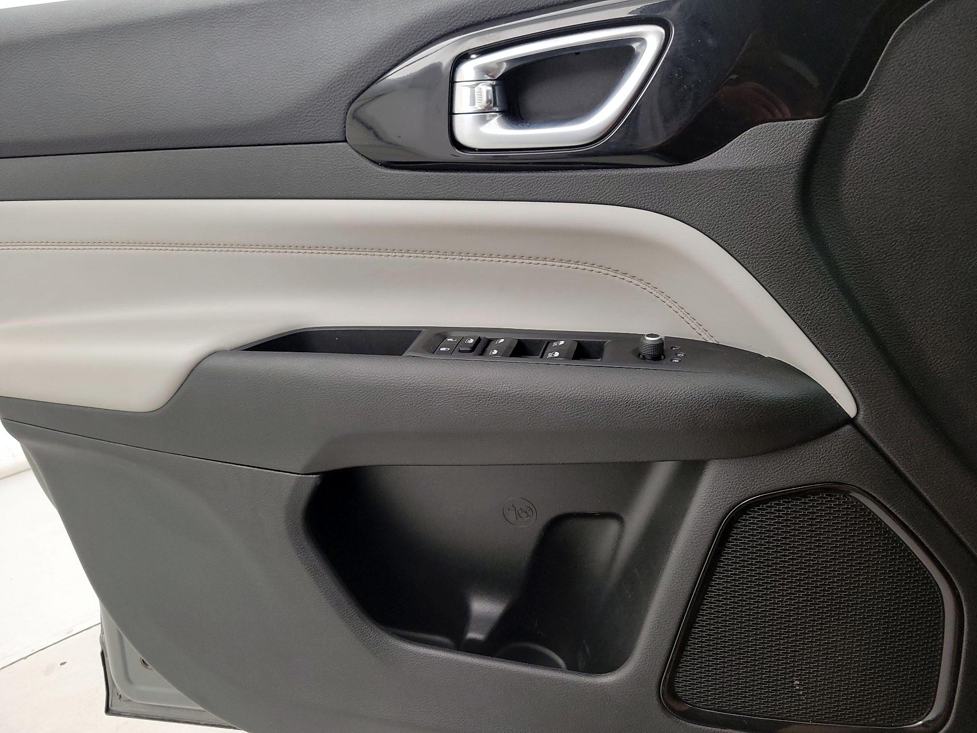 Thumbnail: 2023 Jeep Compass - 12