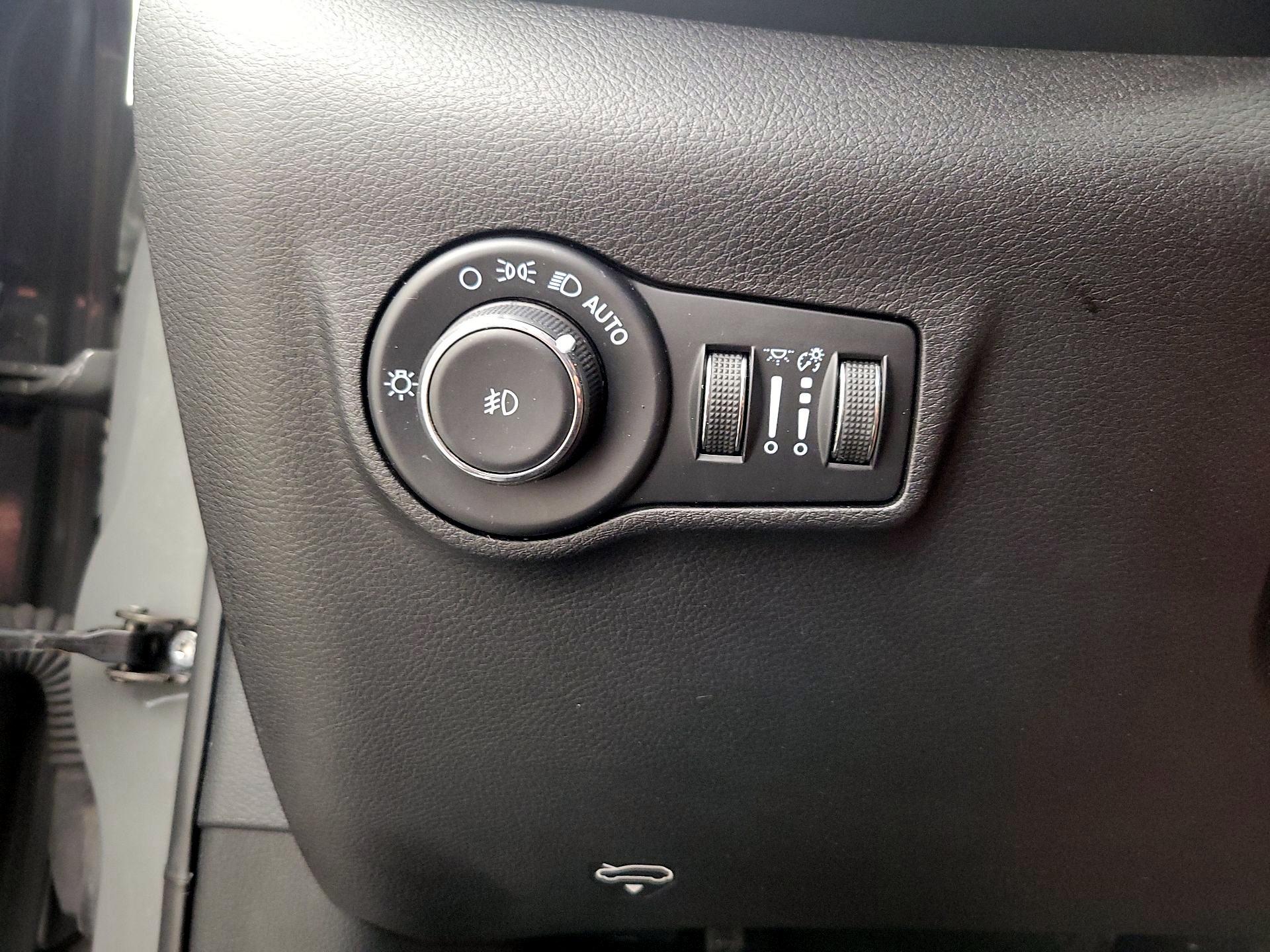 Thumbnail: 2023 Jeep Compass - 13