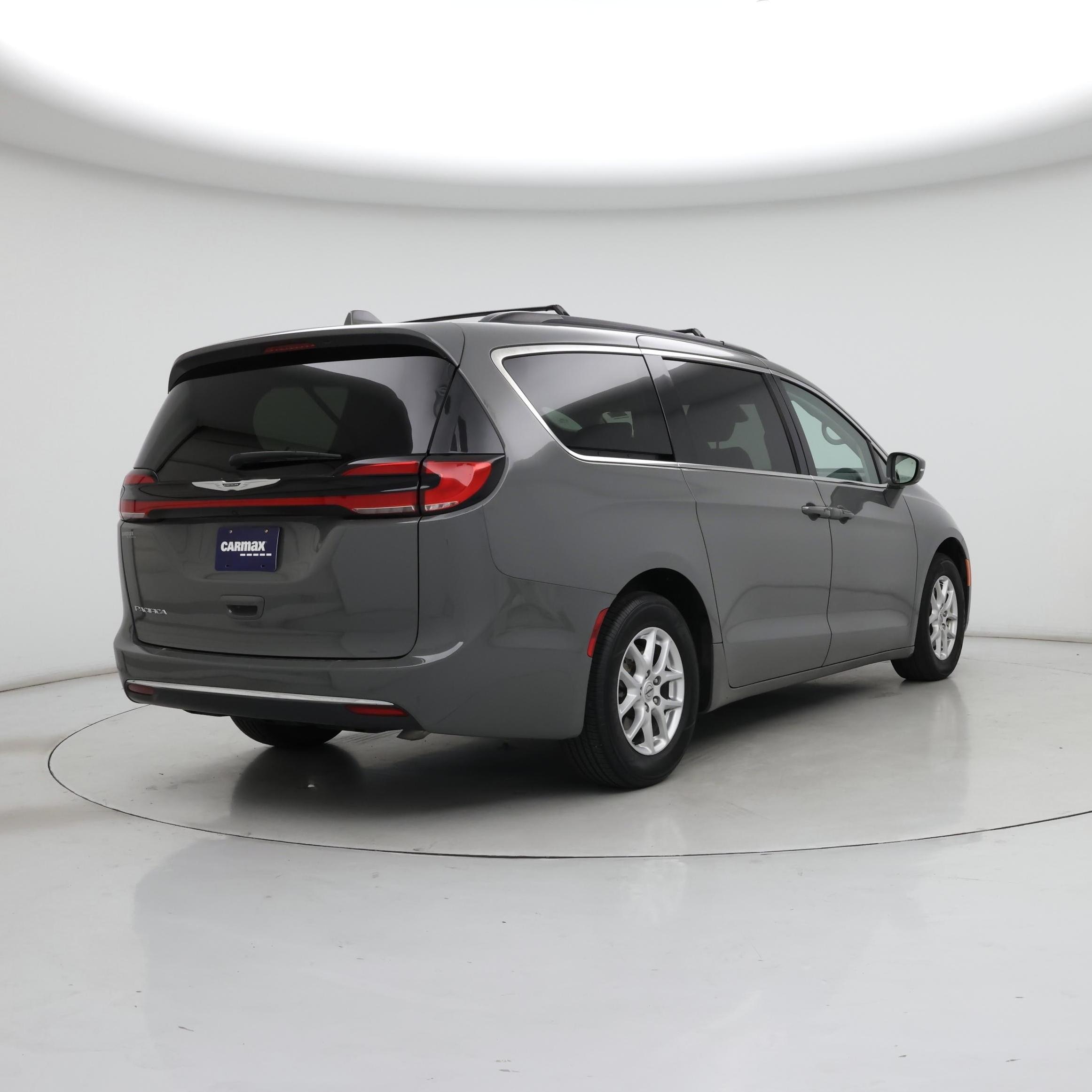 Thumbnail: 2022 Chrysler Pacifica - 8