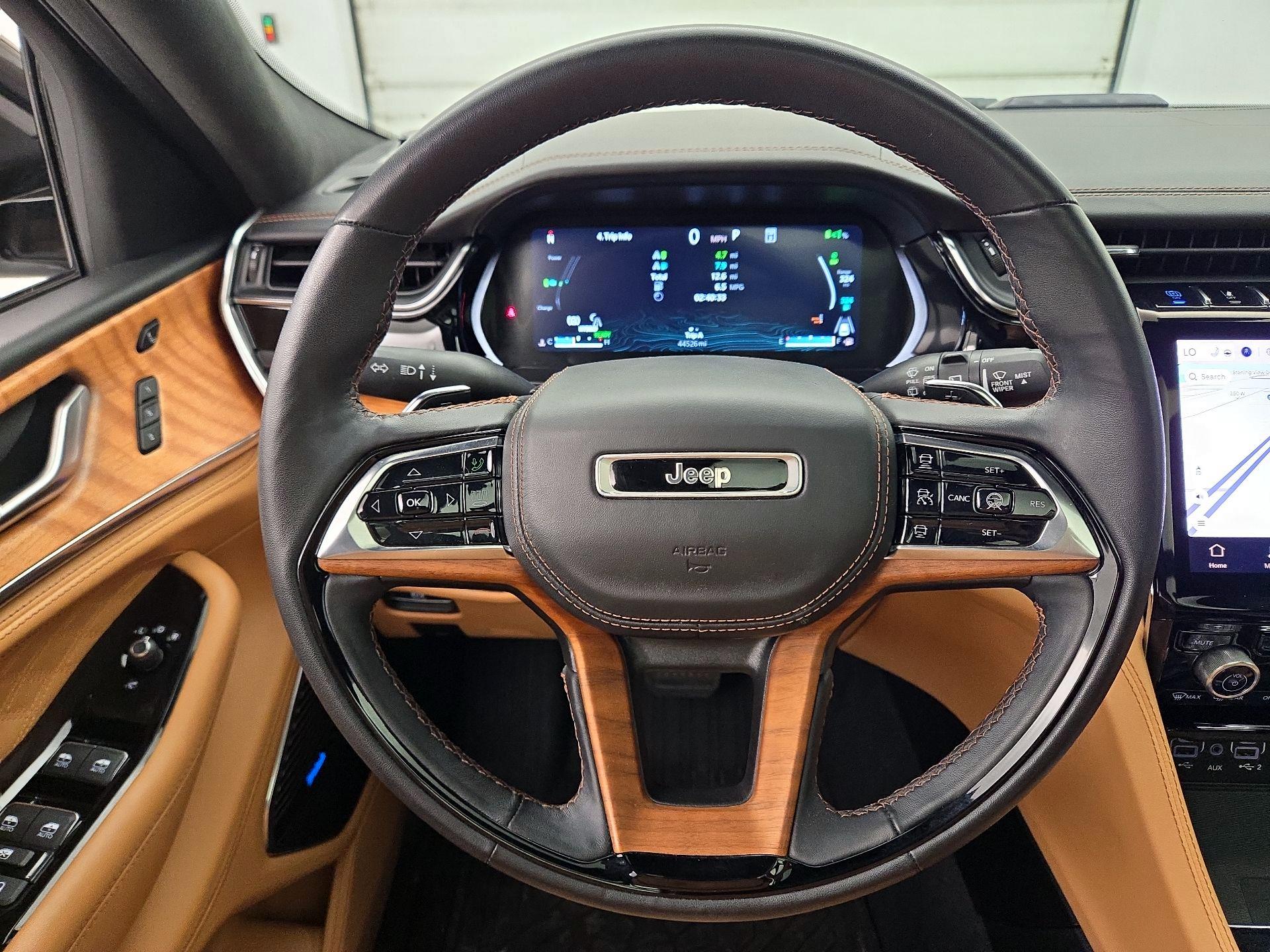 Thumbnail: 2023 Jeep Grand Cherokee - 10