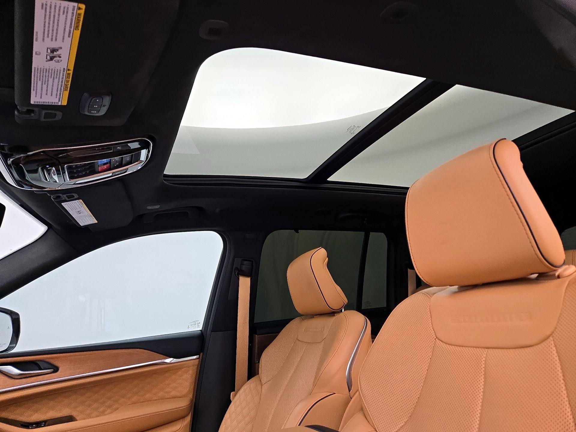 Thumbnail: 2023 Jeep Grand Cherokee - 20