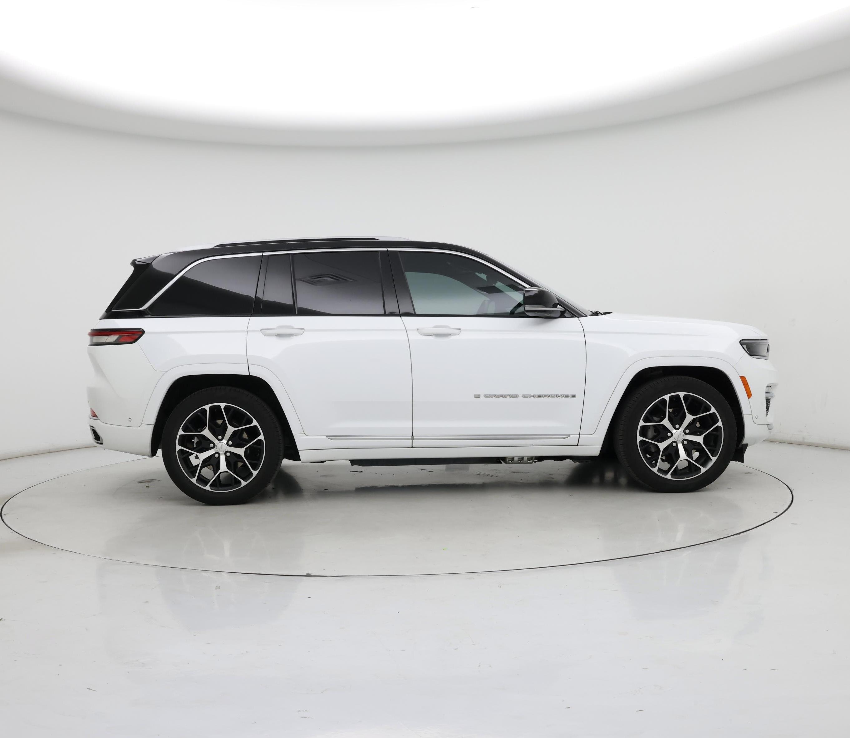 Thumbnail: 2023 Jeep Grand Cherokee - 7