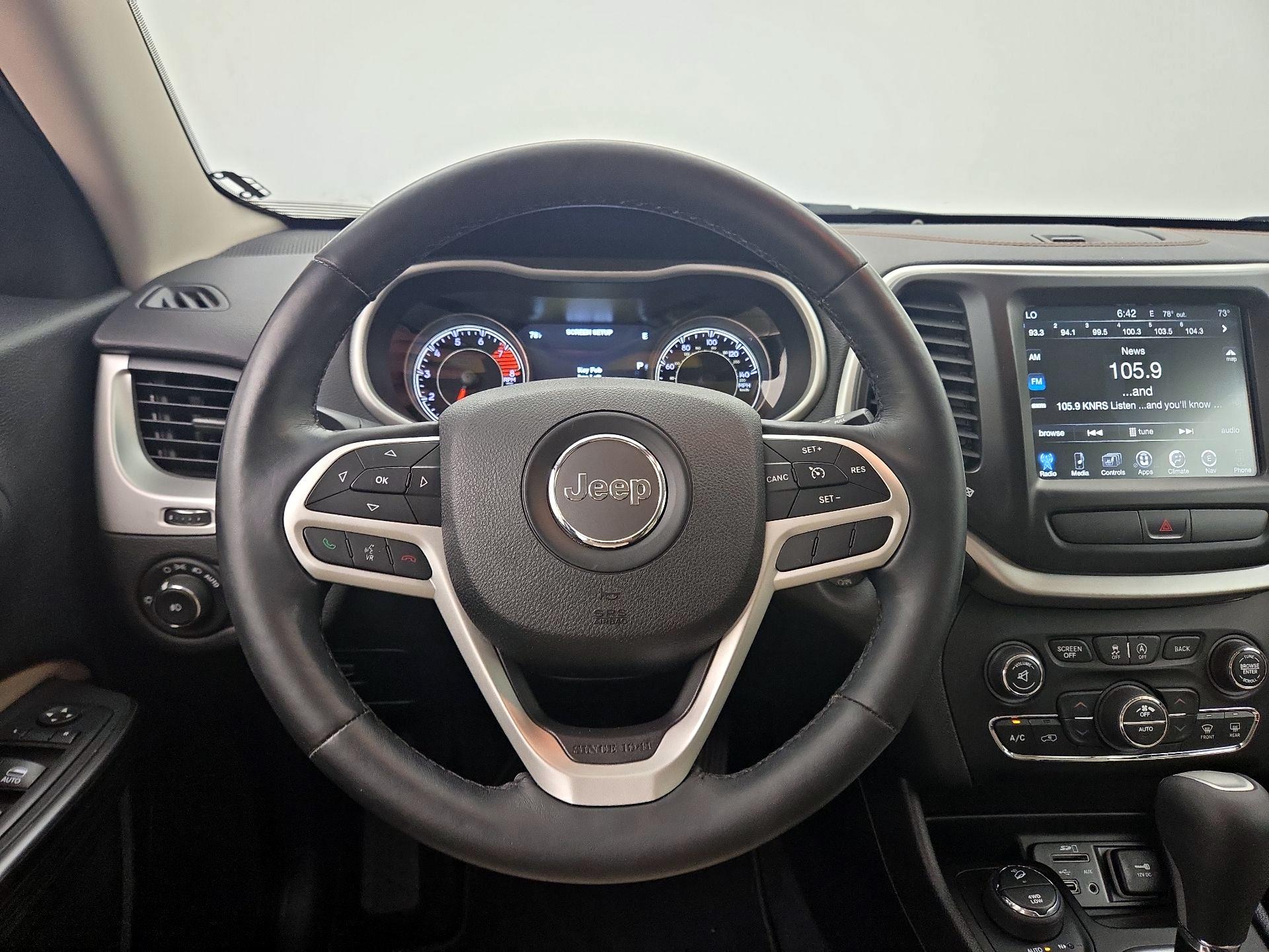 Thumbnail: 2017 Jeep Cherokee - 10