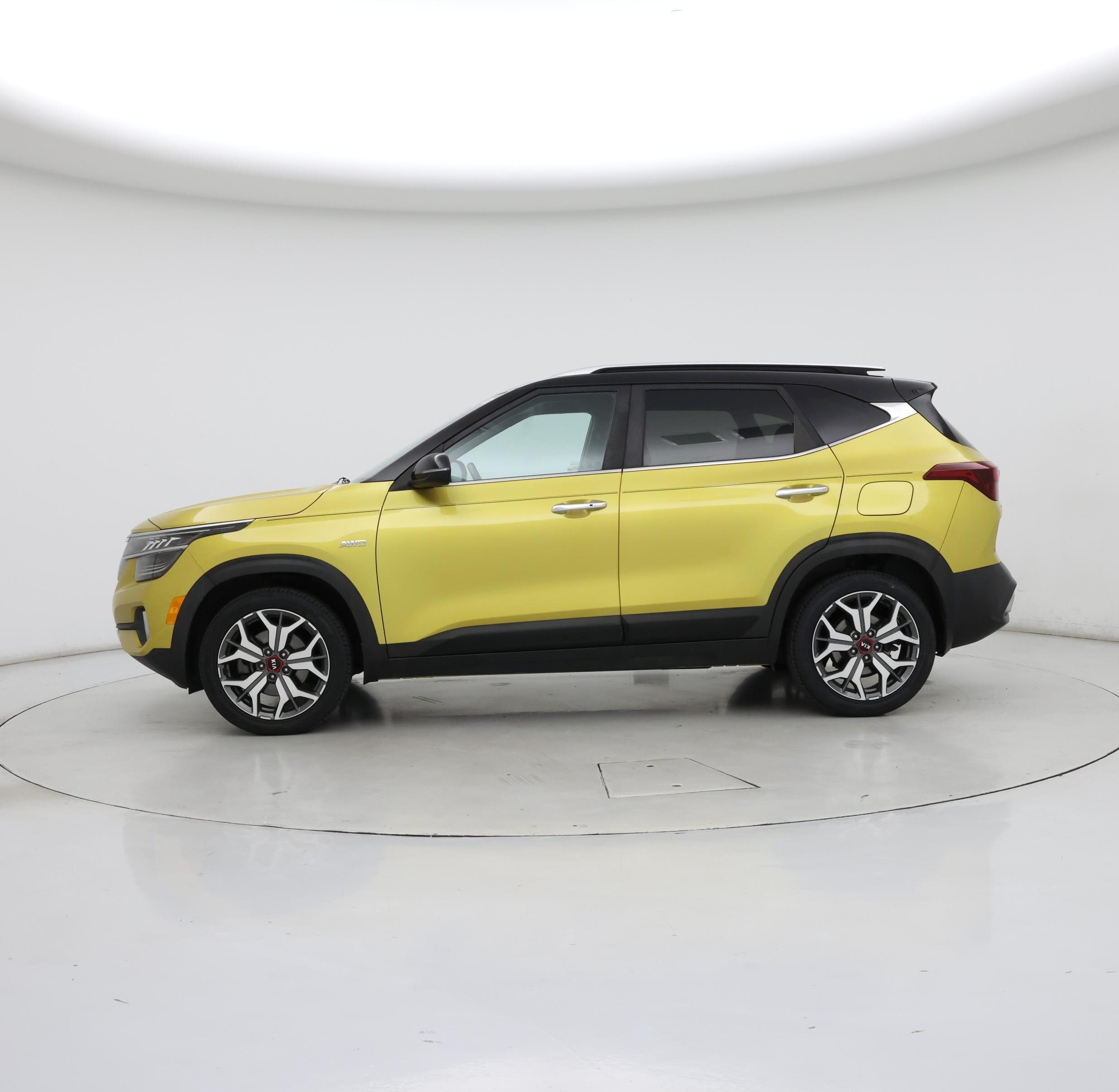 Thumbnail: 2021 Kia Seltos - 3