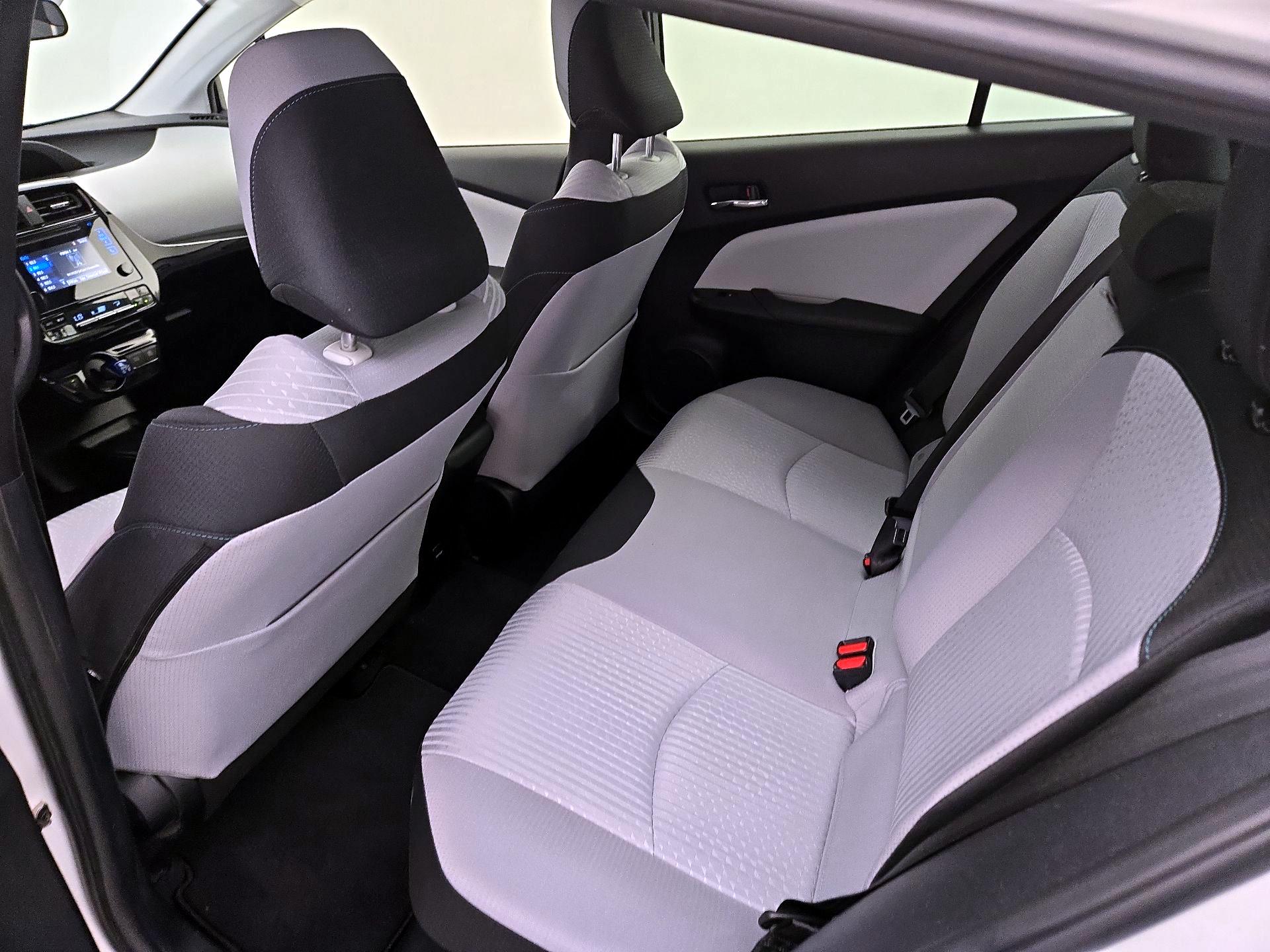 Thumbnail: 2017 Toyota Prius - 18