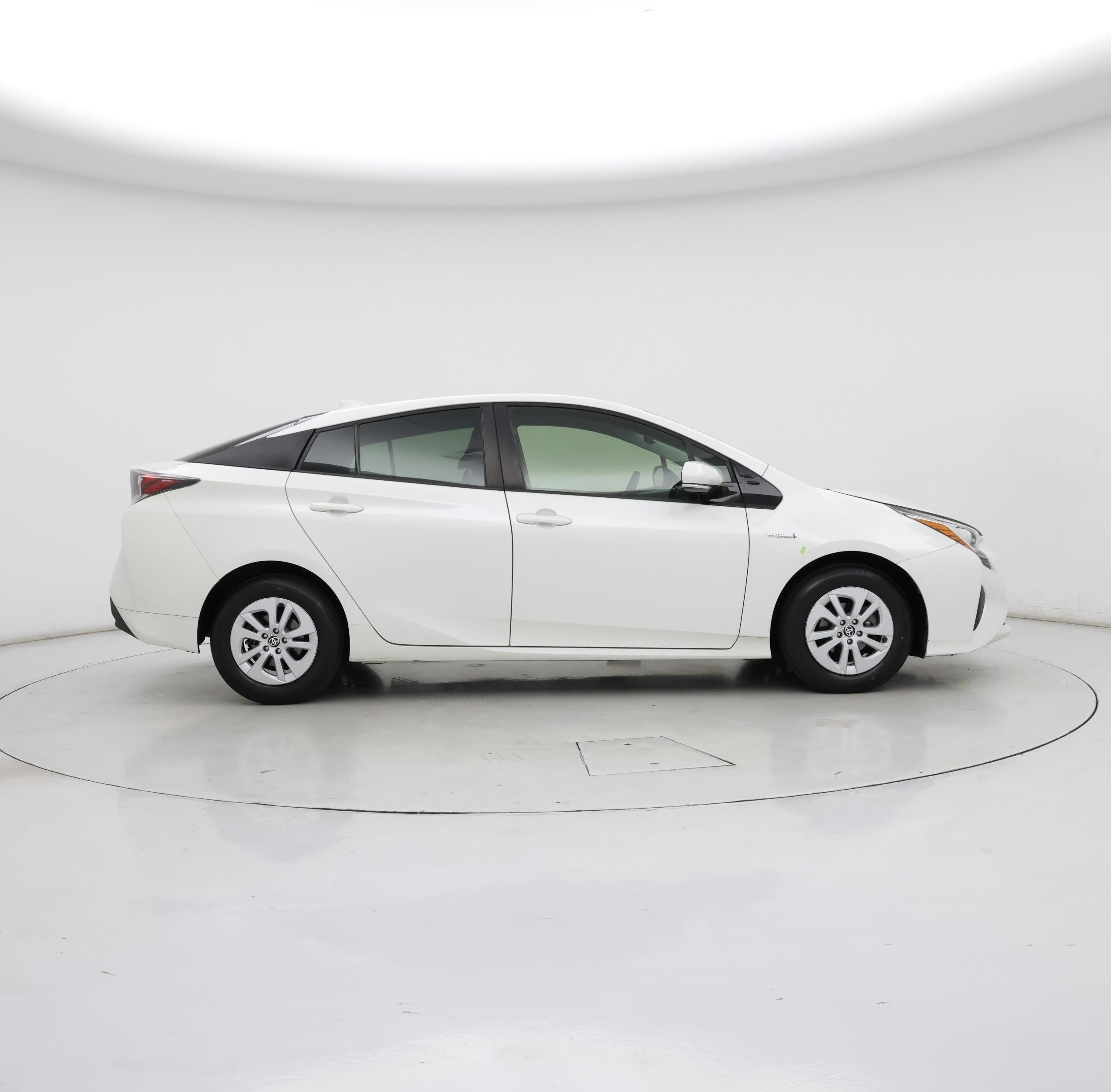 Thumbnail: 2017 Toyota Prius - 7