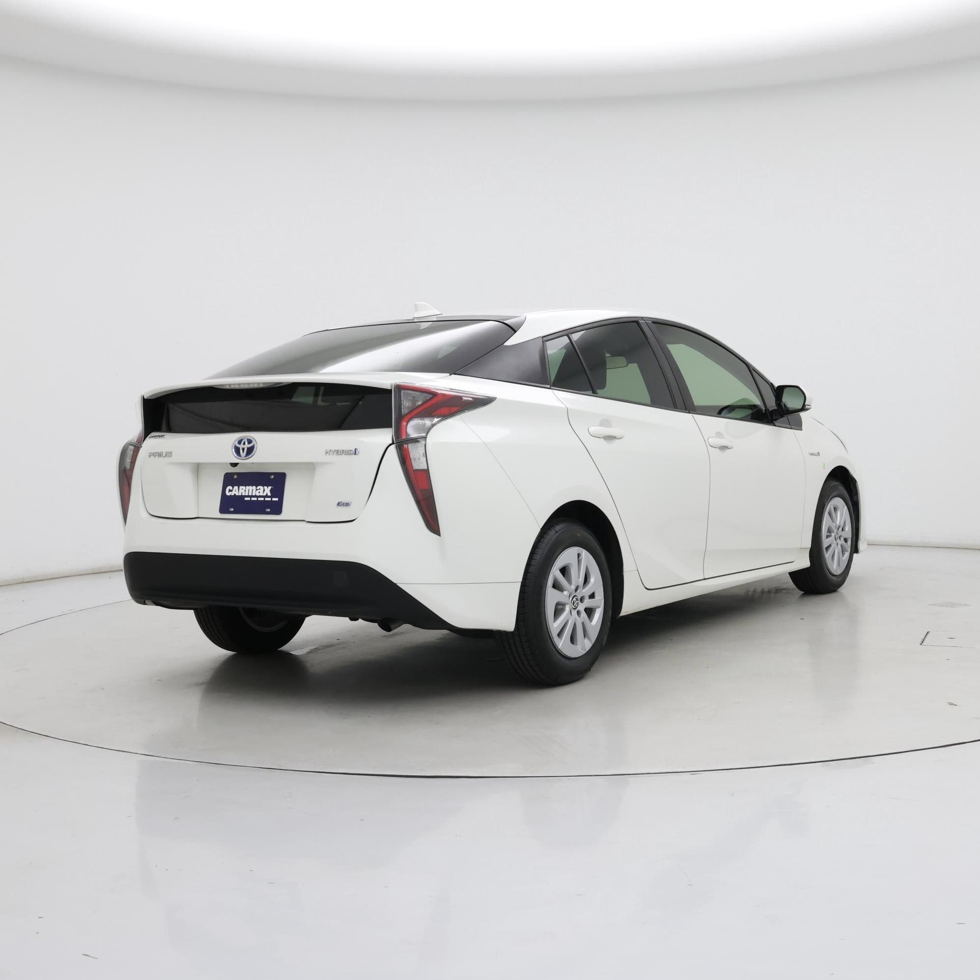 Thumbnail: 2017 Toyota Prius - 8