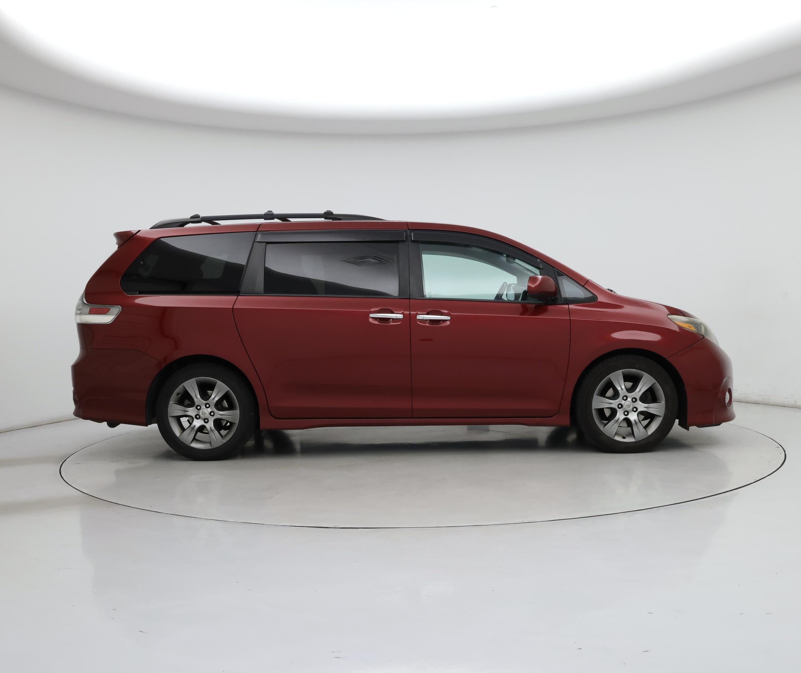 Thumbnail: 2015 Toyota Sienna - 7