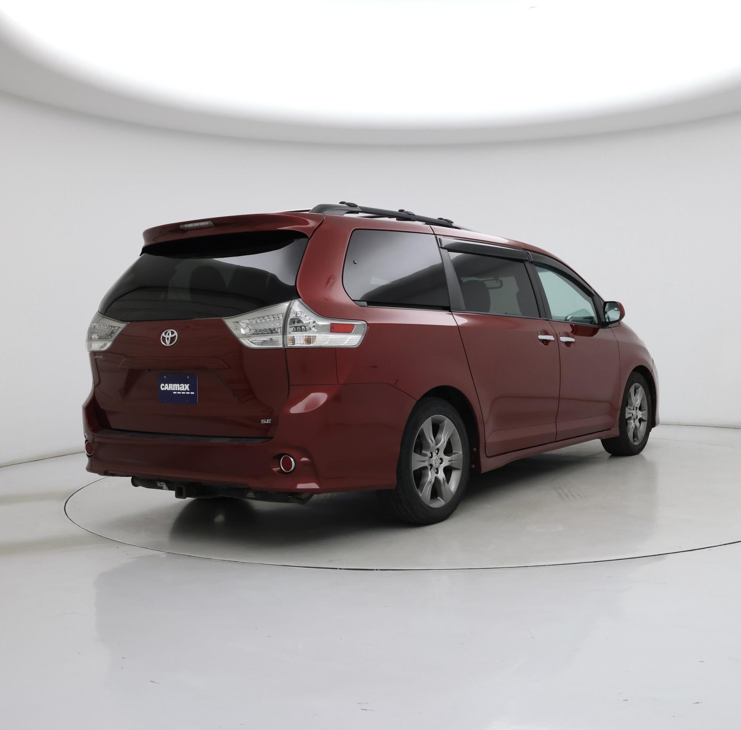 Thumbnail: 2015 Toyota Sienna - 8