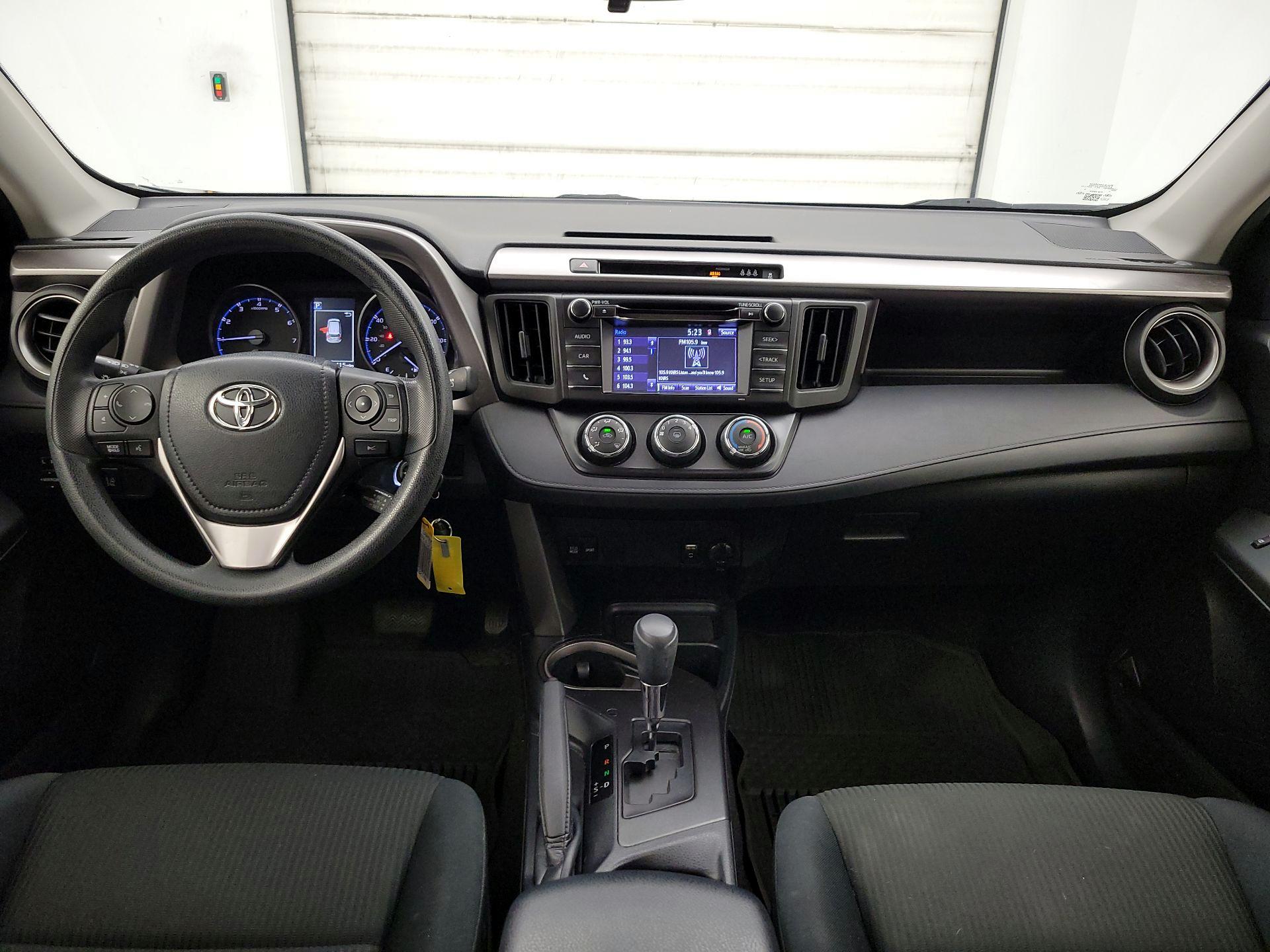 Thumbnail: 2018 Toyota RAV4 - 9