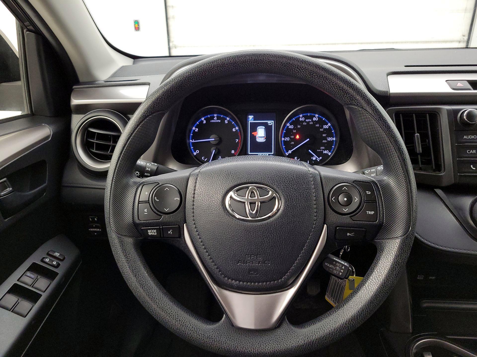 Thumbnail: 2018 Toyota RAV4 - 10