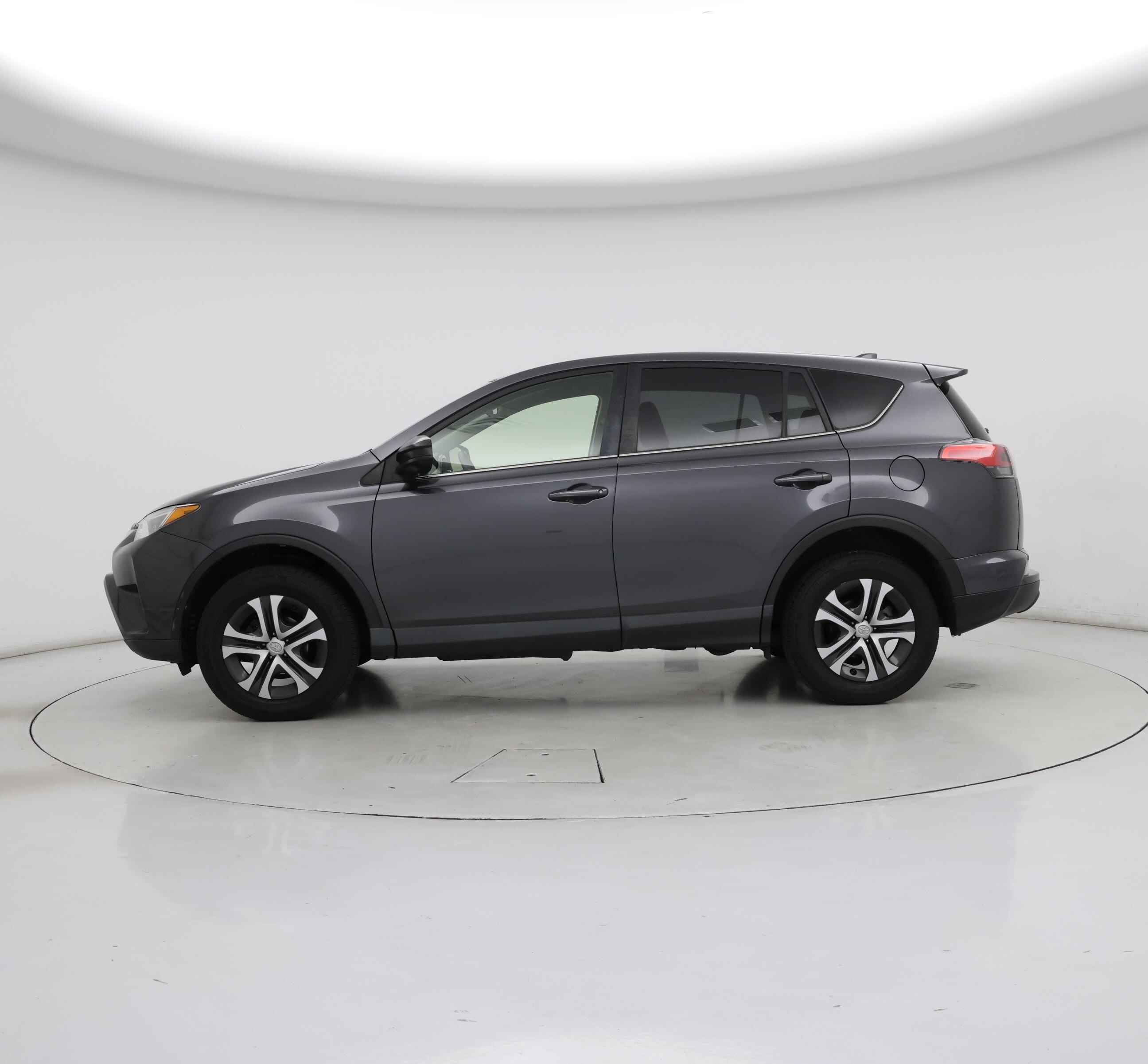 Thumbnail: 2018 Toyota RAV4 - 3