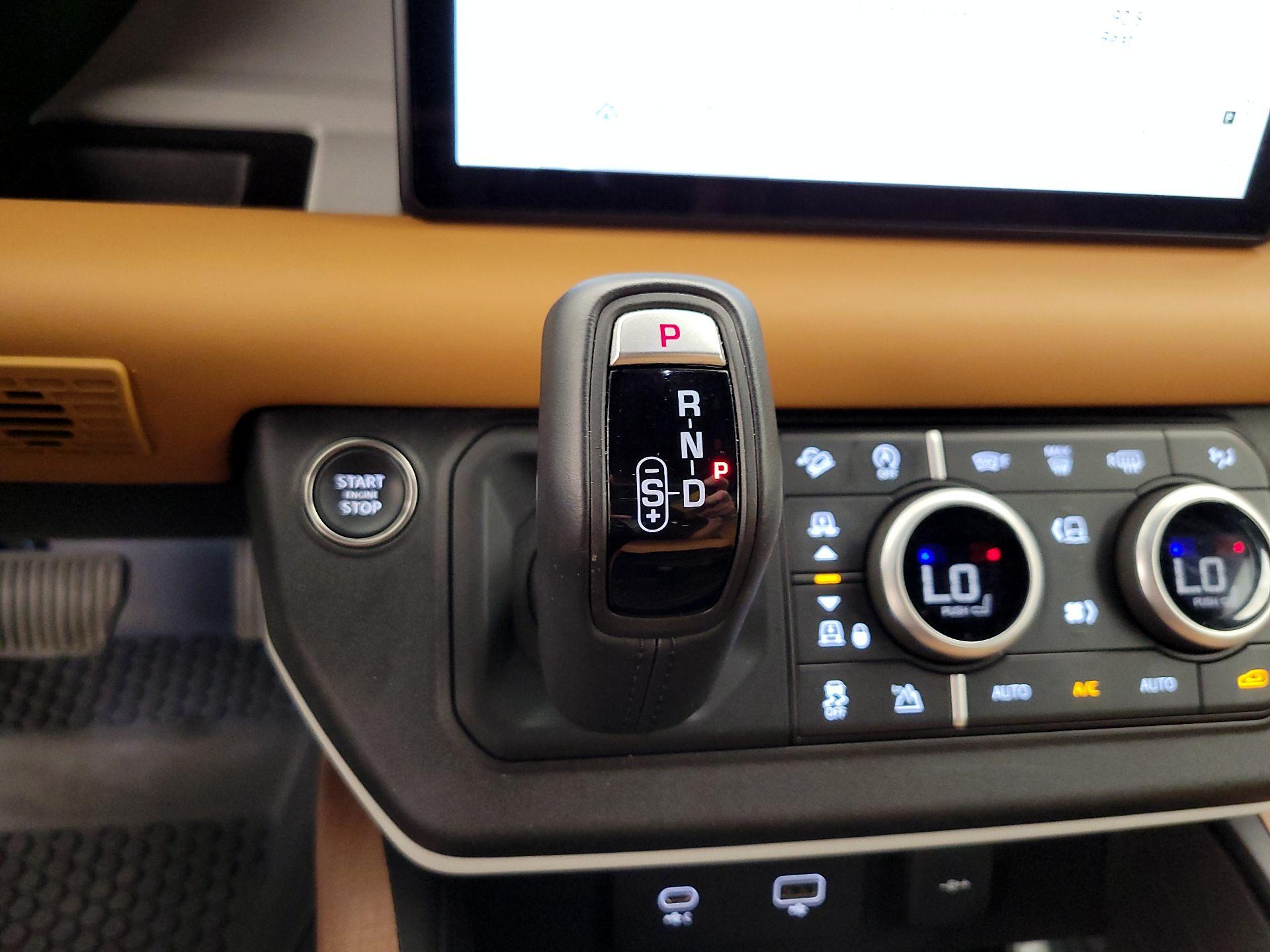Thumbnail: 2023 Land Rover Defender - 18