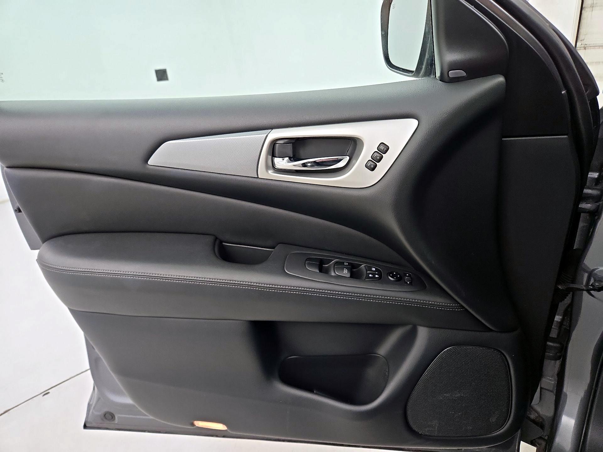 Thumbnail: 2020 Nissan Pathfinder - 12