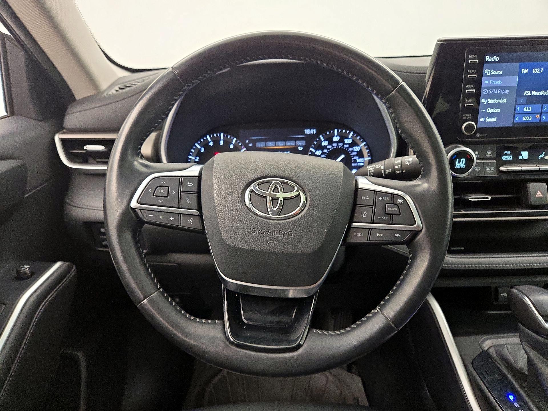 Thumbnail: 2020 Toyota Highlander - 10
