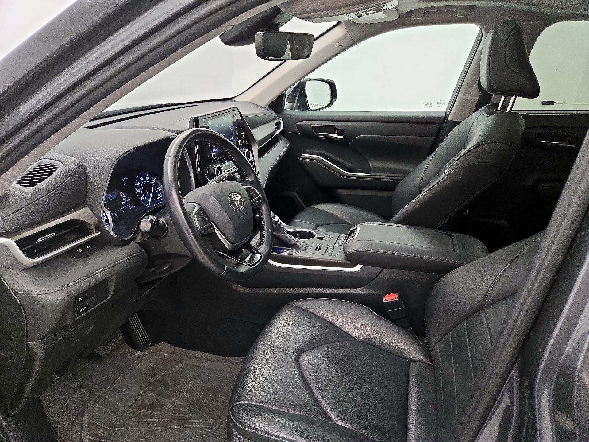 Thumbnail: 2020 Toyota Highlander - 11