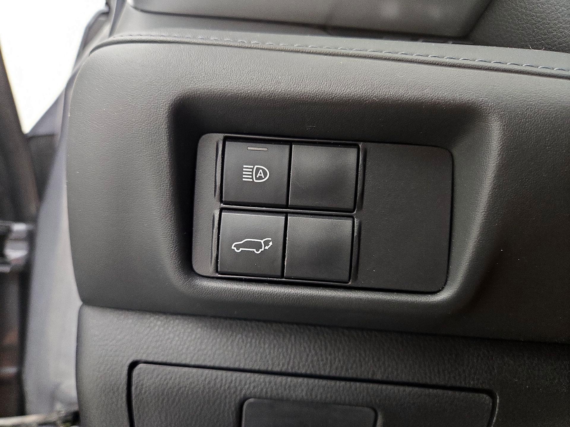 Thumbnail: 2020 Toyota Highlander - 13
