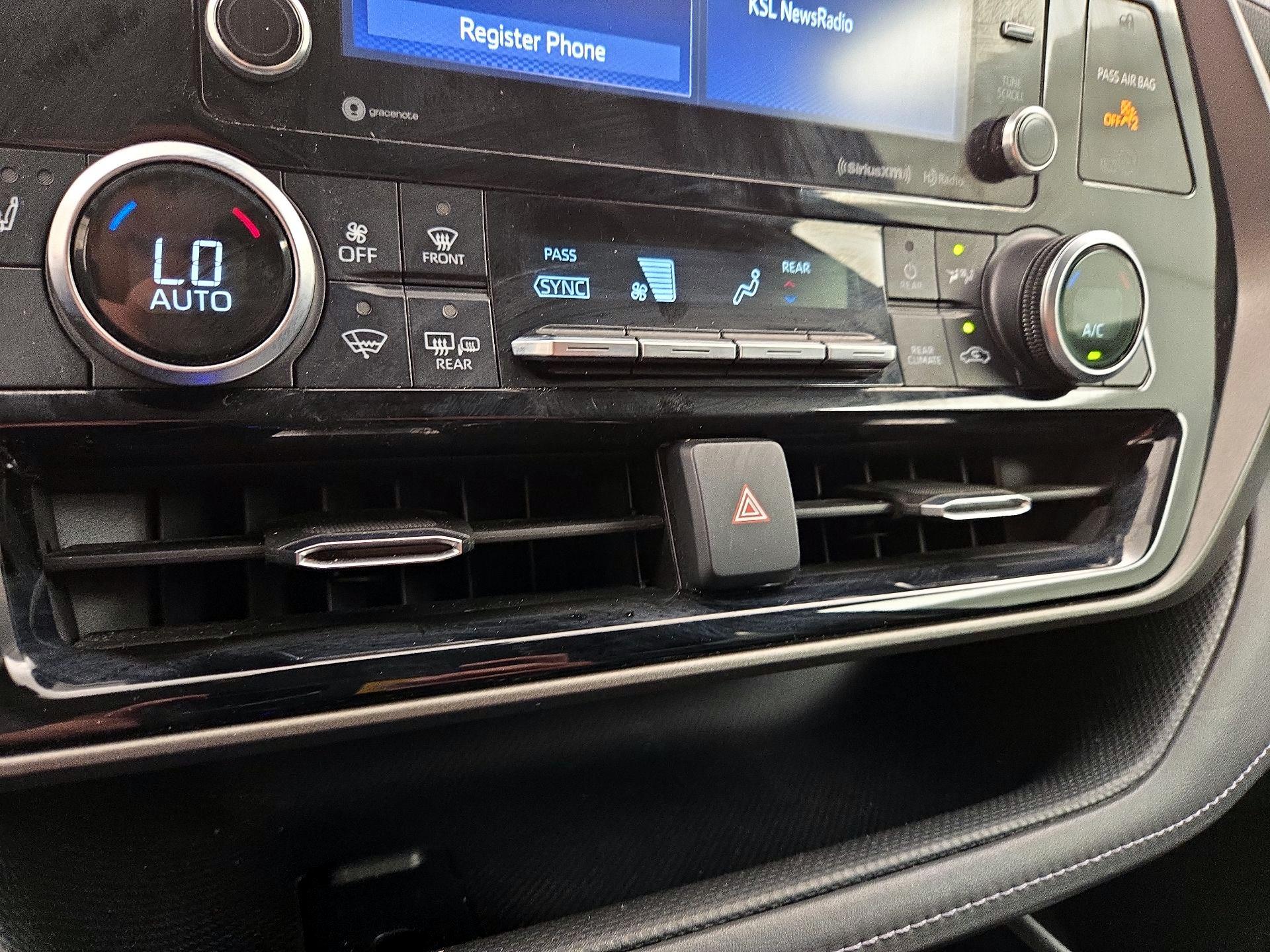 Thumbnail: 2020 Toyota Highlander - 16