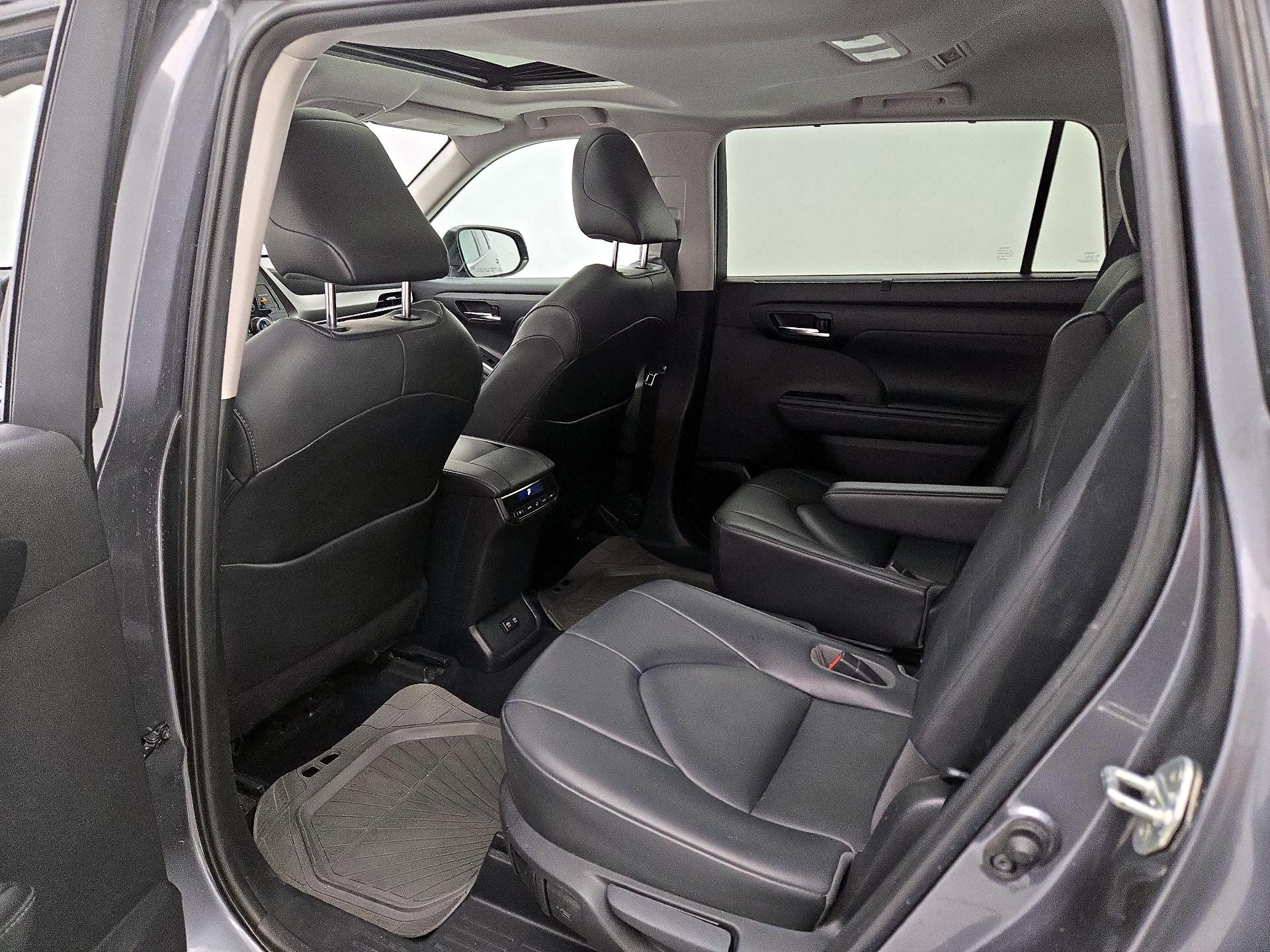 Thumbnail: 2020 Toyota Highlander - 19