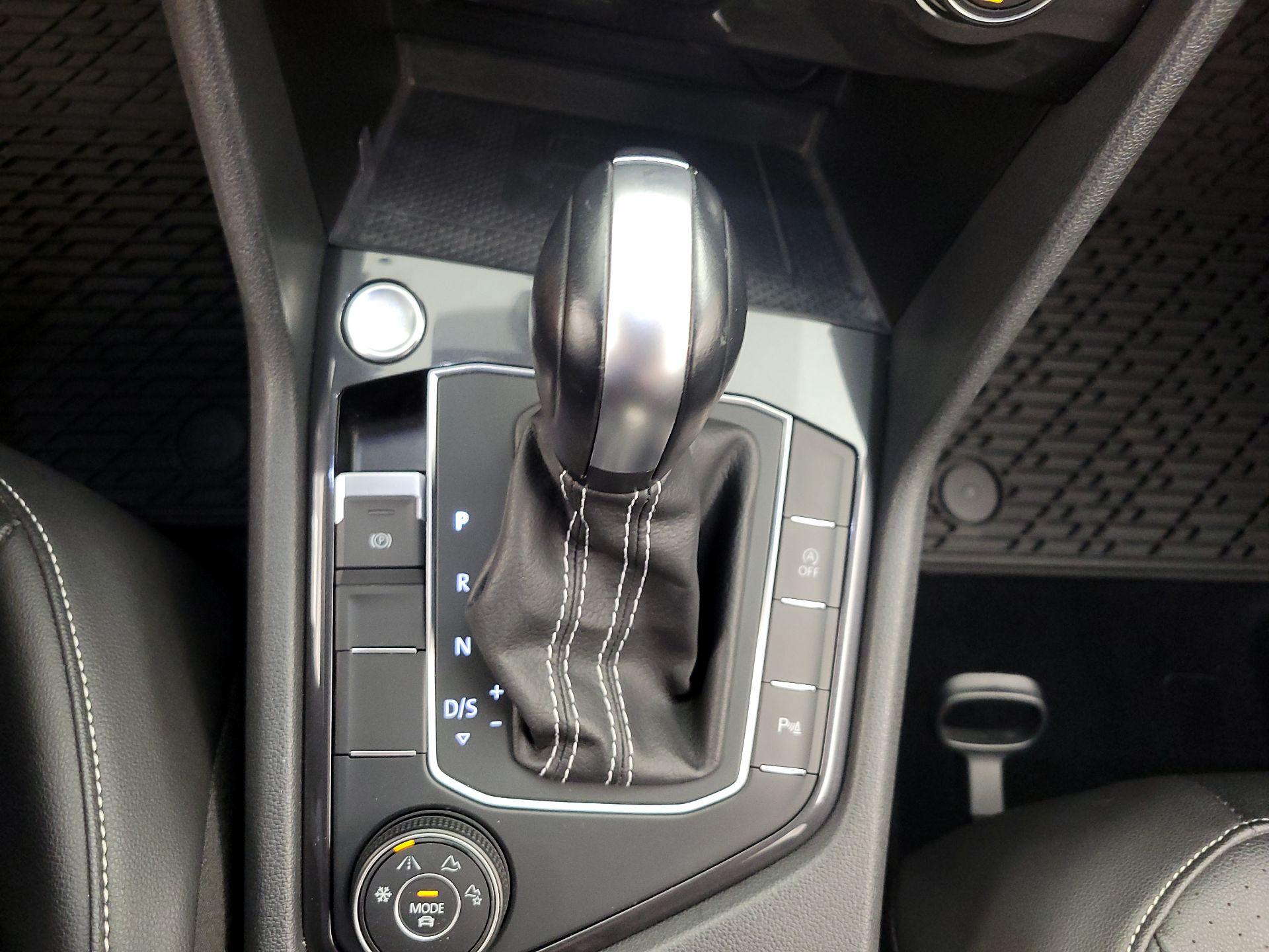 Thumbnail: 2021 Volkswagen Tiguan - 17