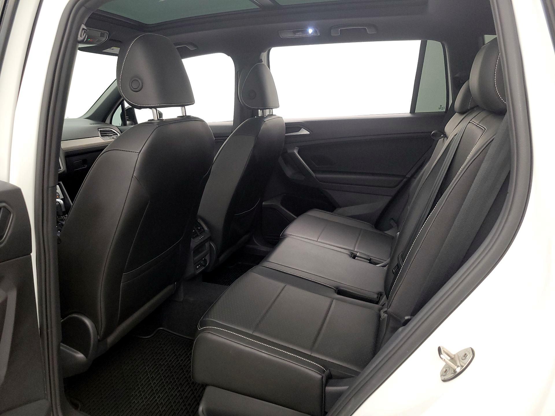 Thumbnail: 2021 Volkswagen Tiguan - 20