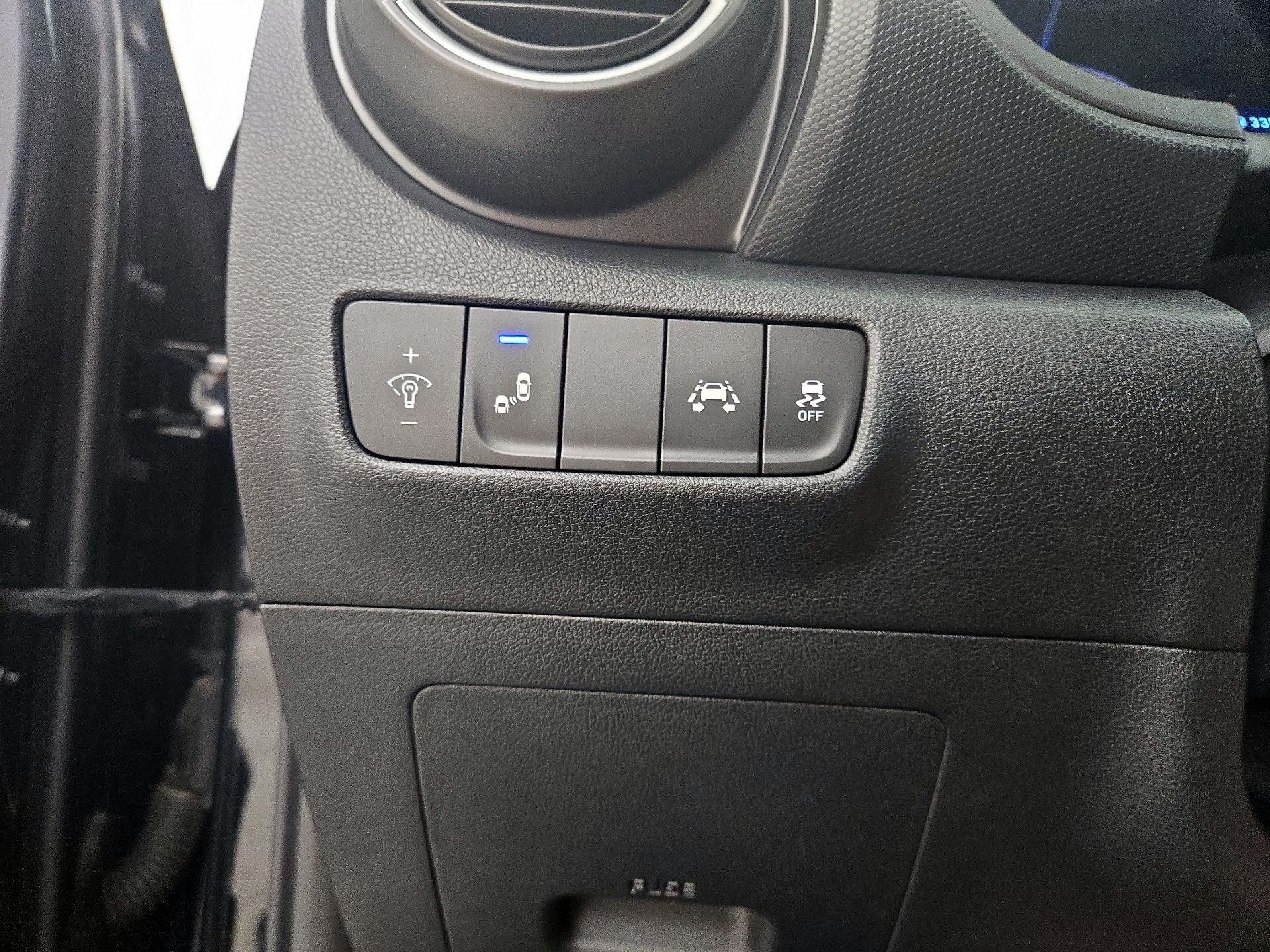 Thumbnail: 2019 Hyundai Kona - 13