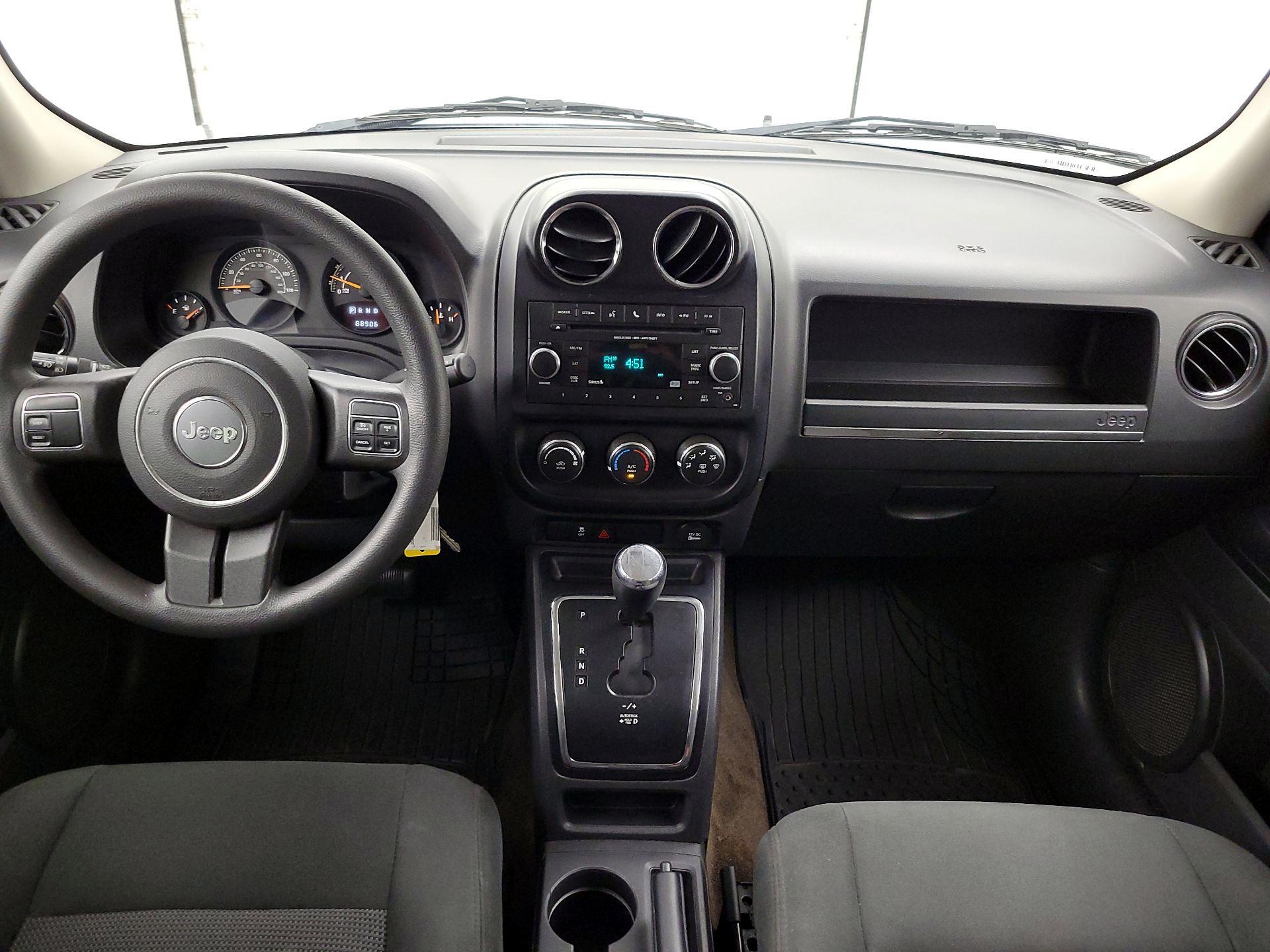 Thumbnail: 2015 Jeep Patriot - 9