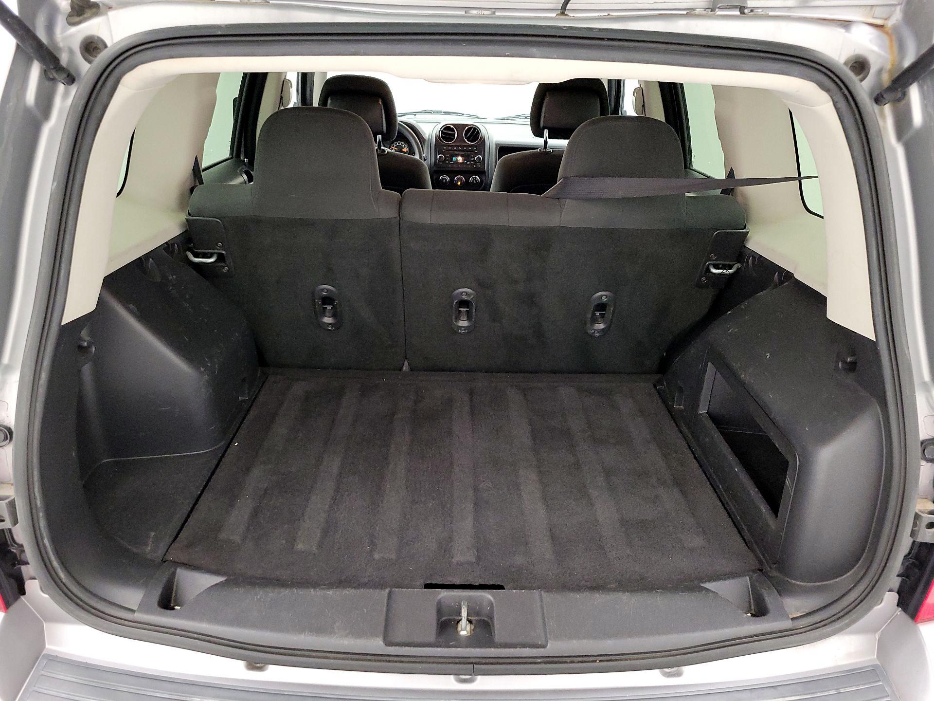 Thumbnail: 2015 Jeep Patriot - 18