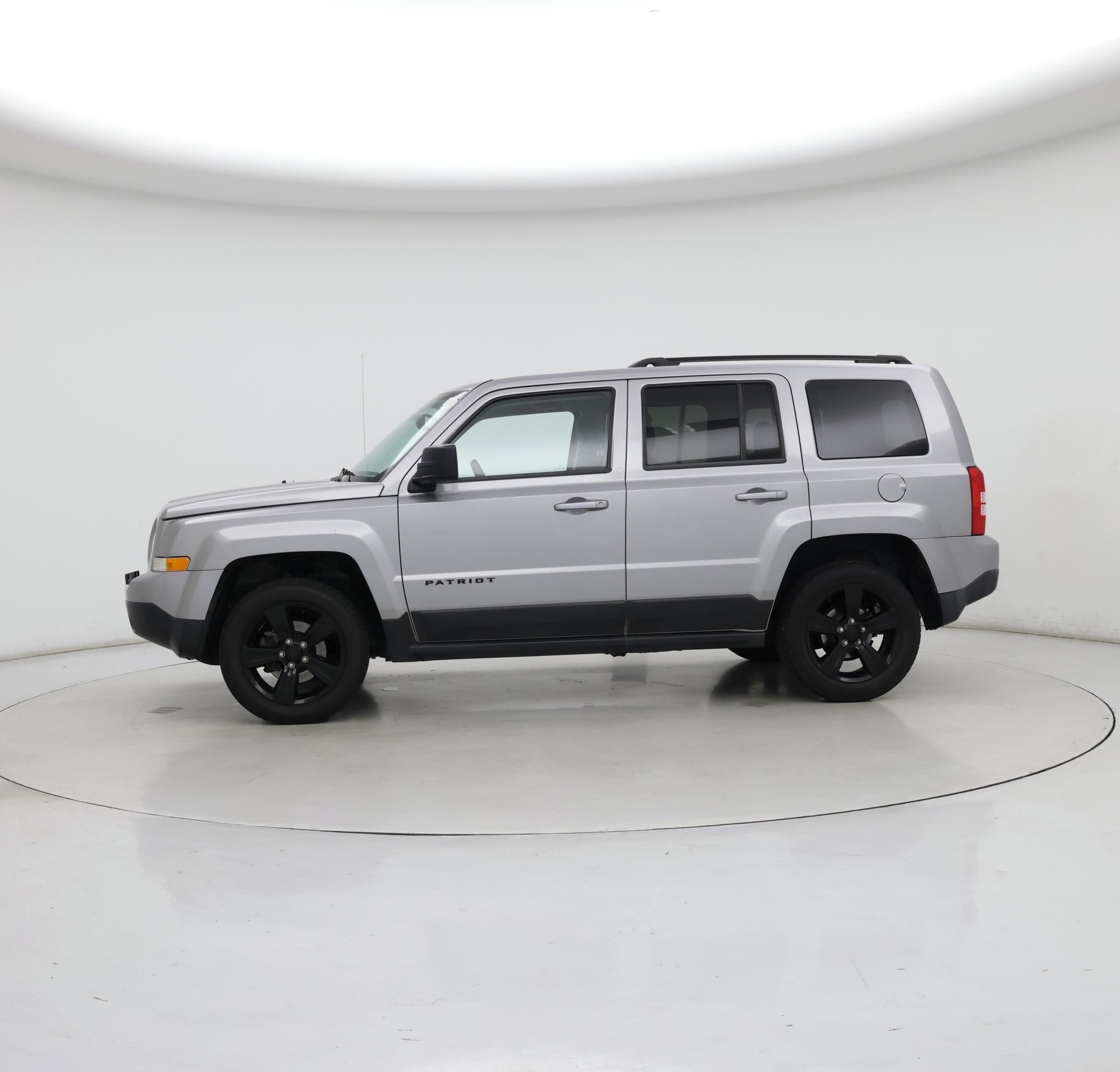 Thumbnail: 2015 Jeep Patriot - 3