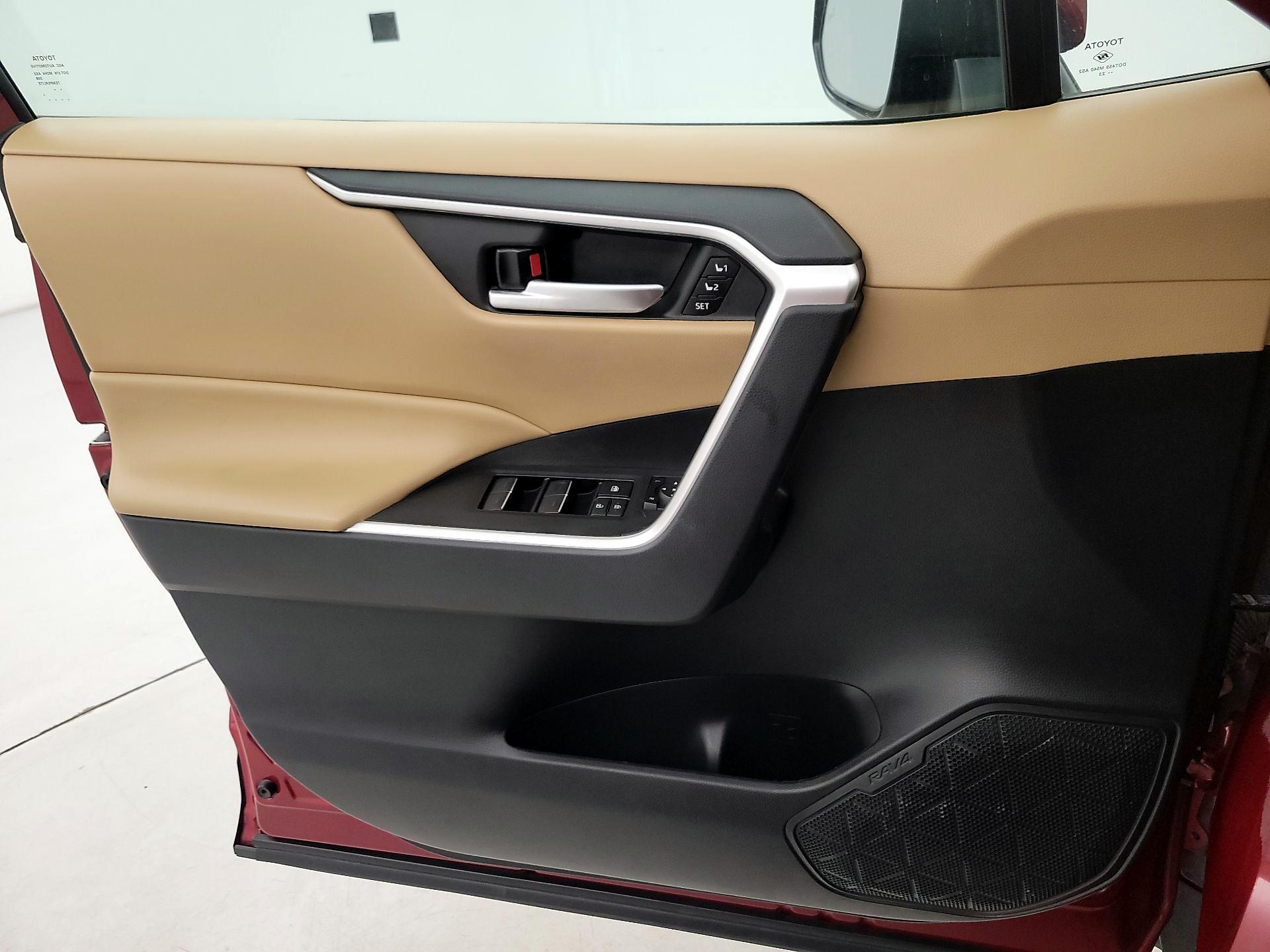 Thumbnail: 2023 Toyota RAV4 - 12