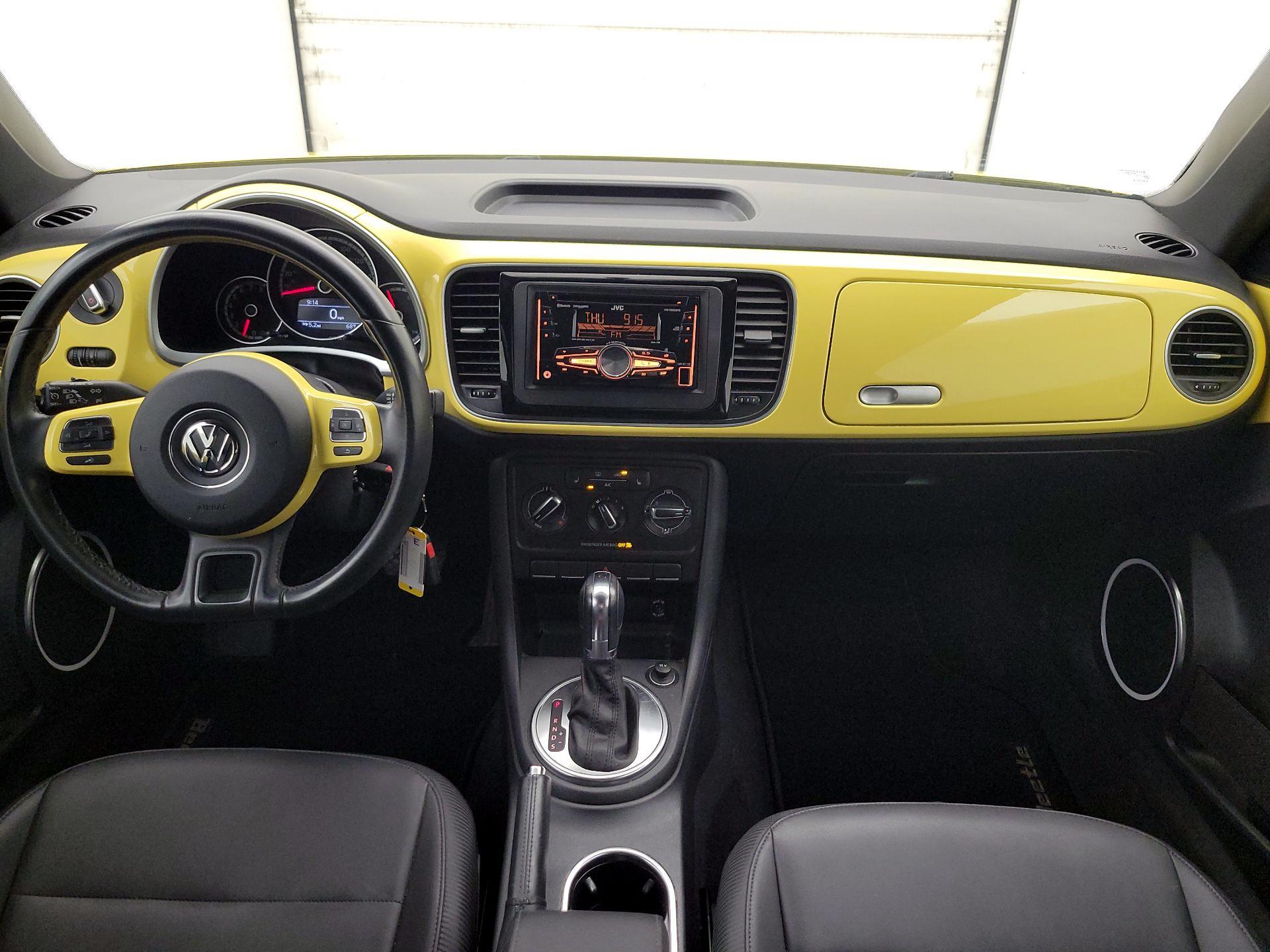 Thumbnail: 2014 Volkswagen Beetle - 9