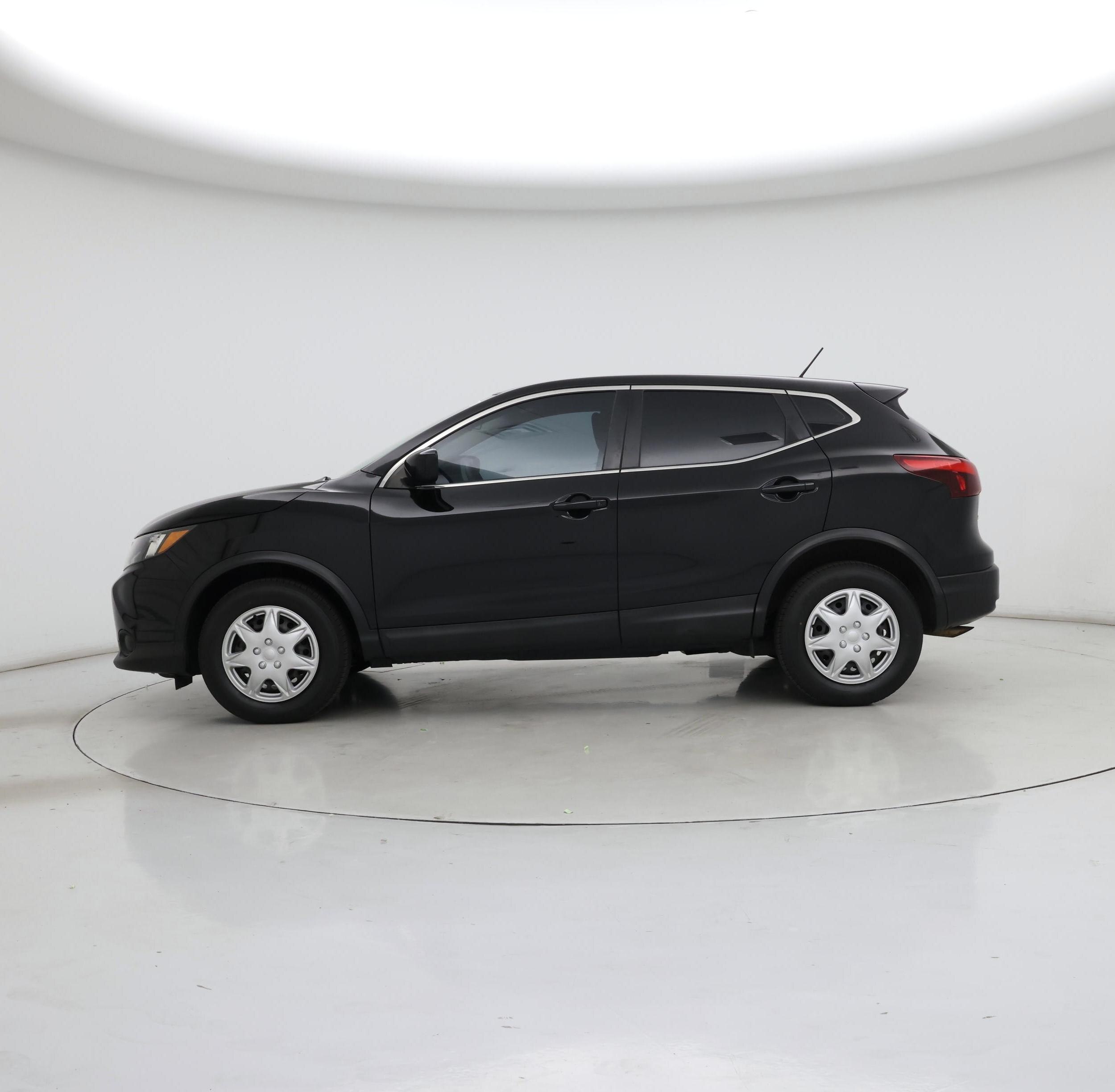 Thumbnail: 2018 Nissan Rogue Sport - 3