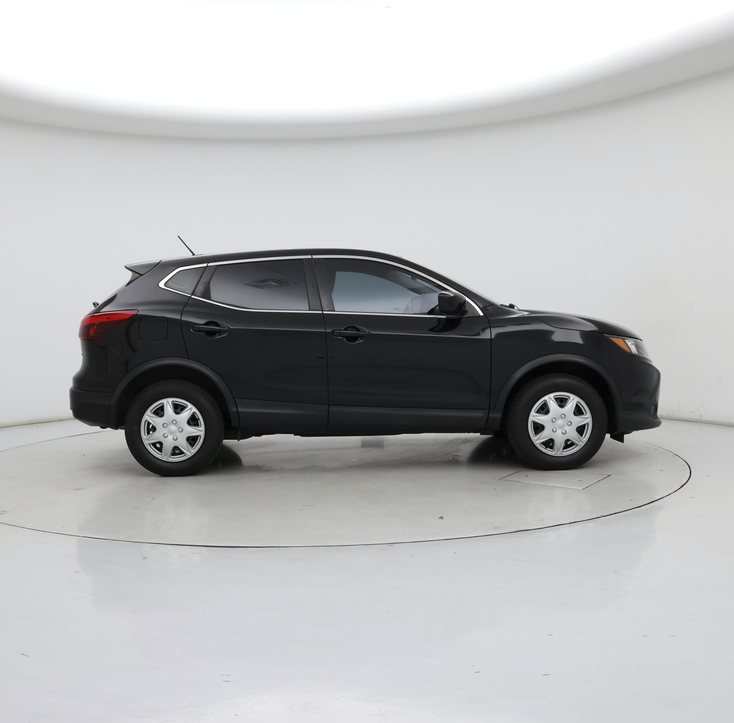 Thumbnail: 2018 Nissan Rogue Sport - 7