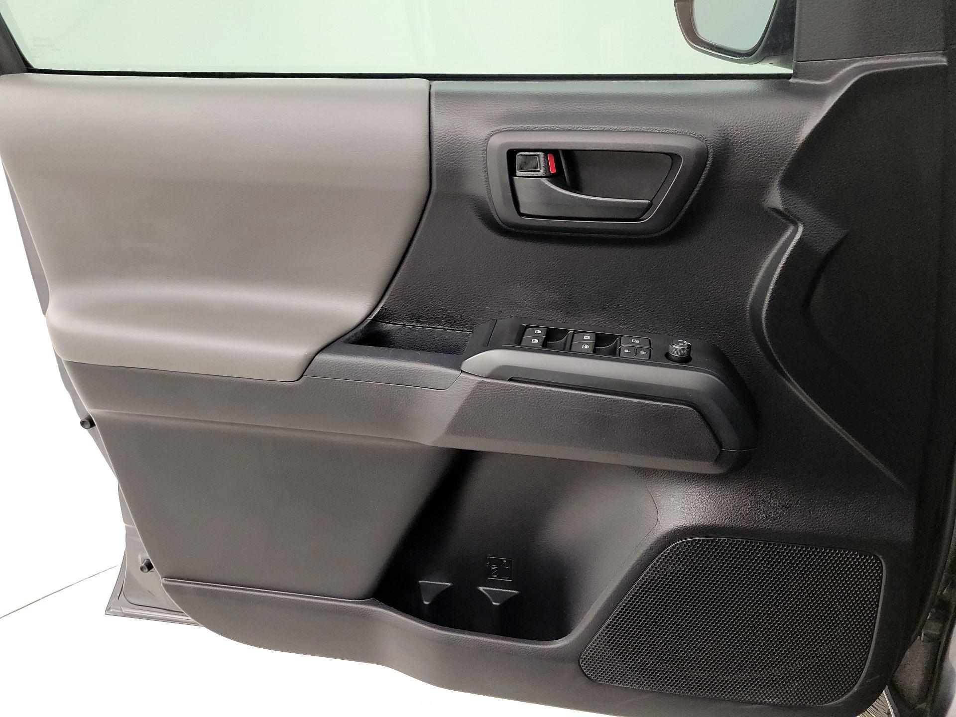 Thumbnail: 2020 Toyota Tacoma - 12