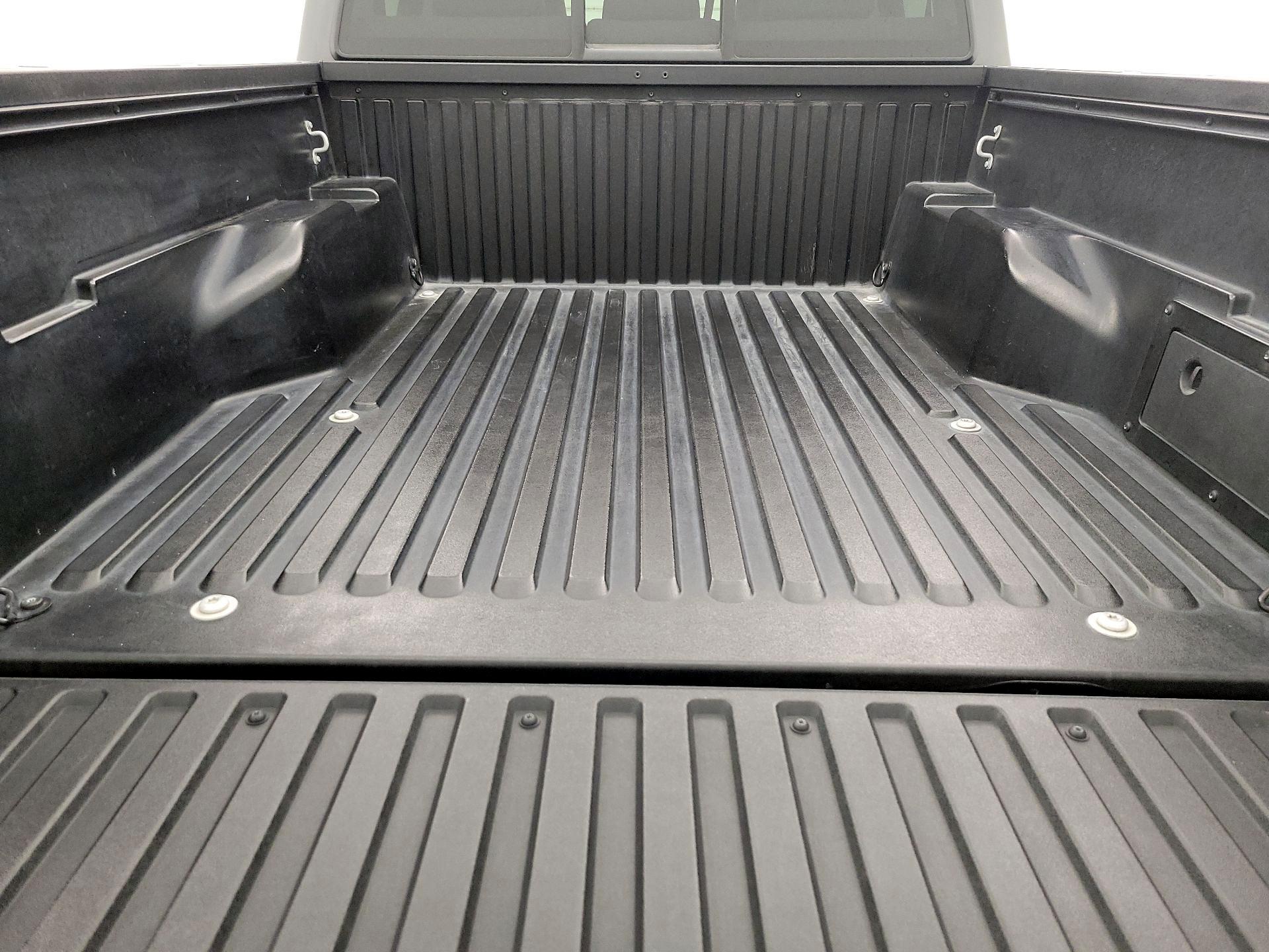 Thumbnail: 2020 Toyota Tacoma - 20