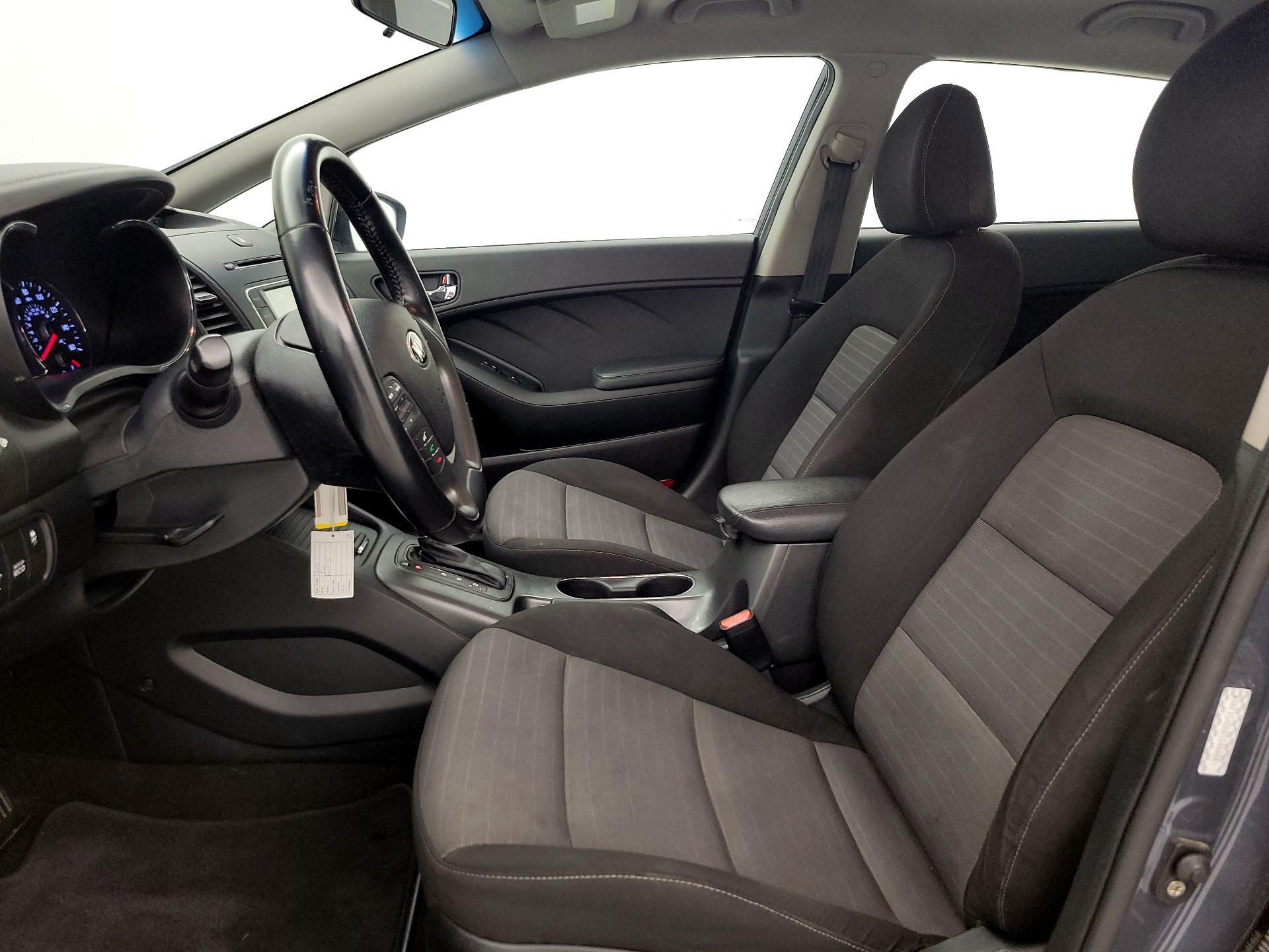 Thumbnail: 2016 Kia Forte - 11