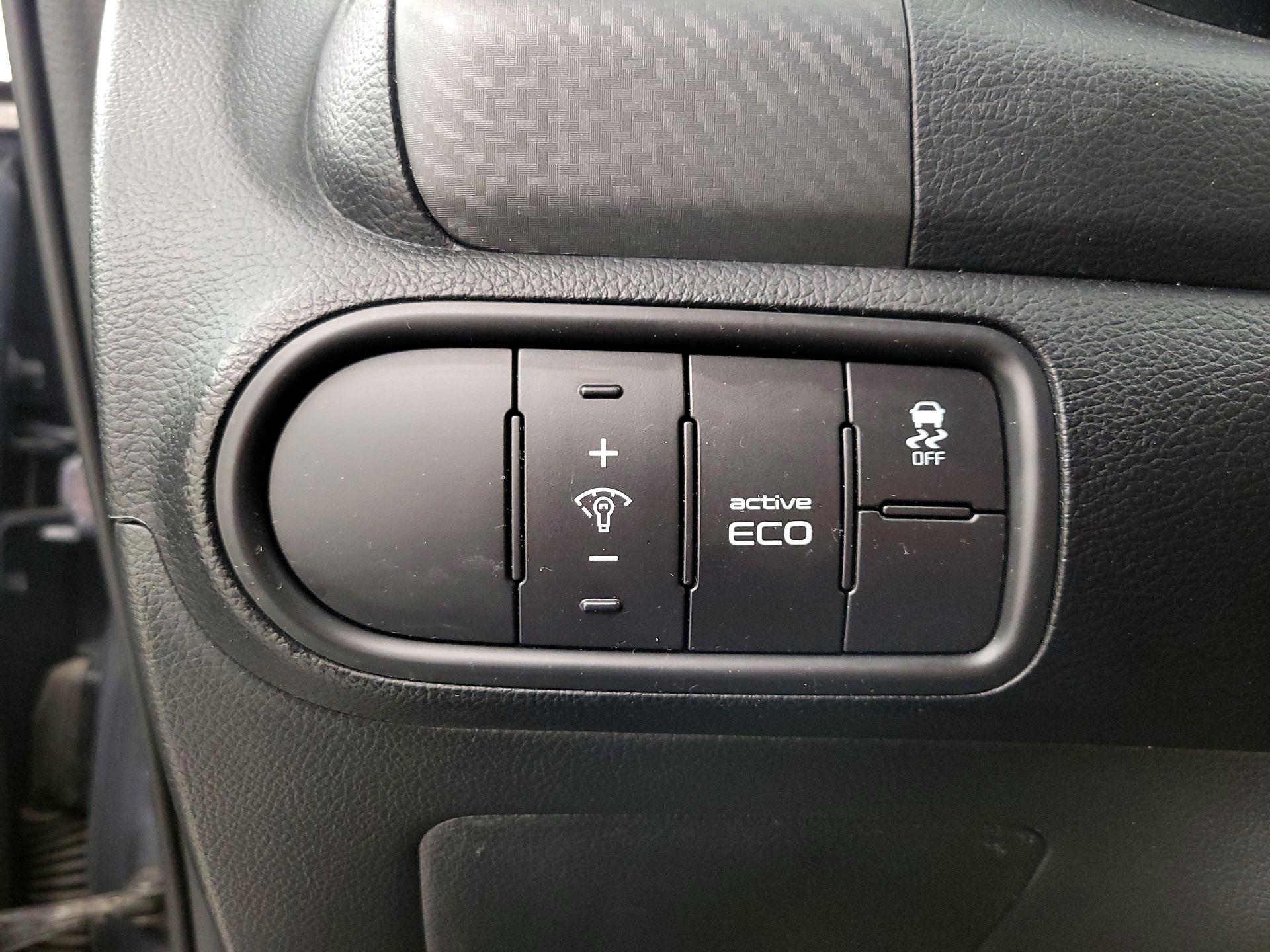 Thumbnail: 2016 Kia Forte - 13