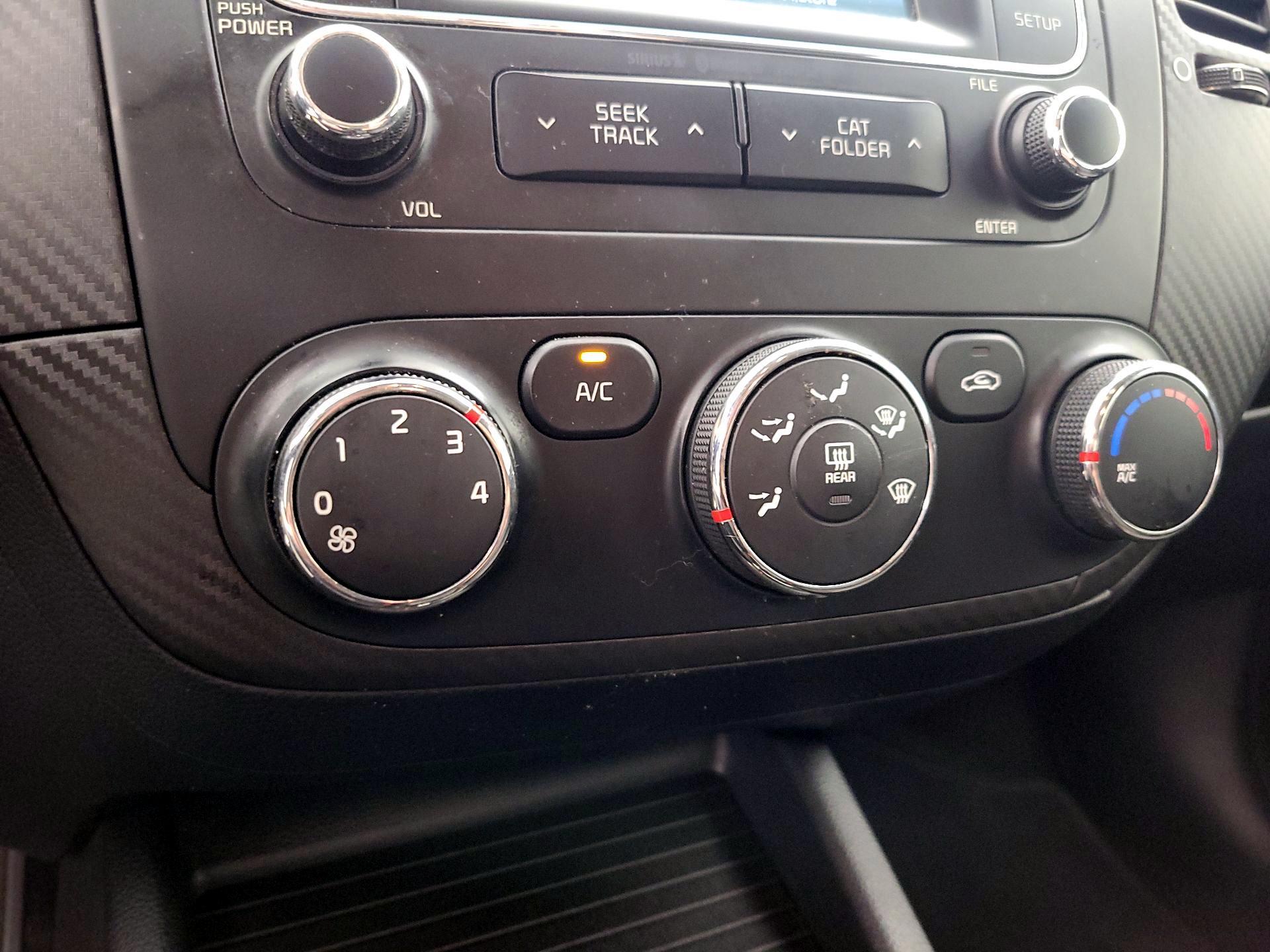Thumbnail: 2016 Kia Forte - 16