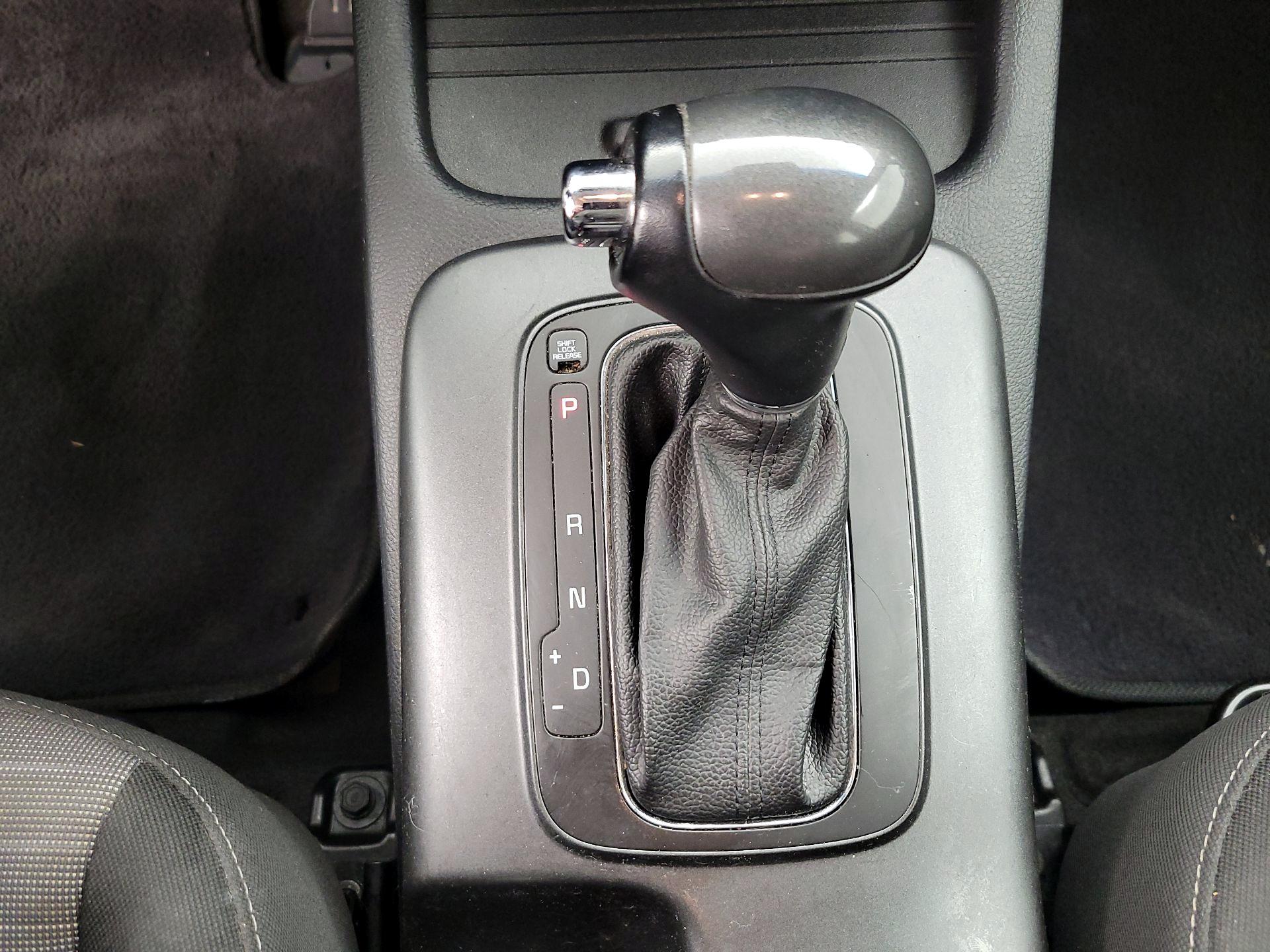Thumbnail: 2016 Kia Forte - 17