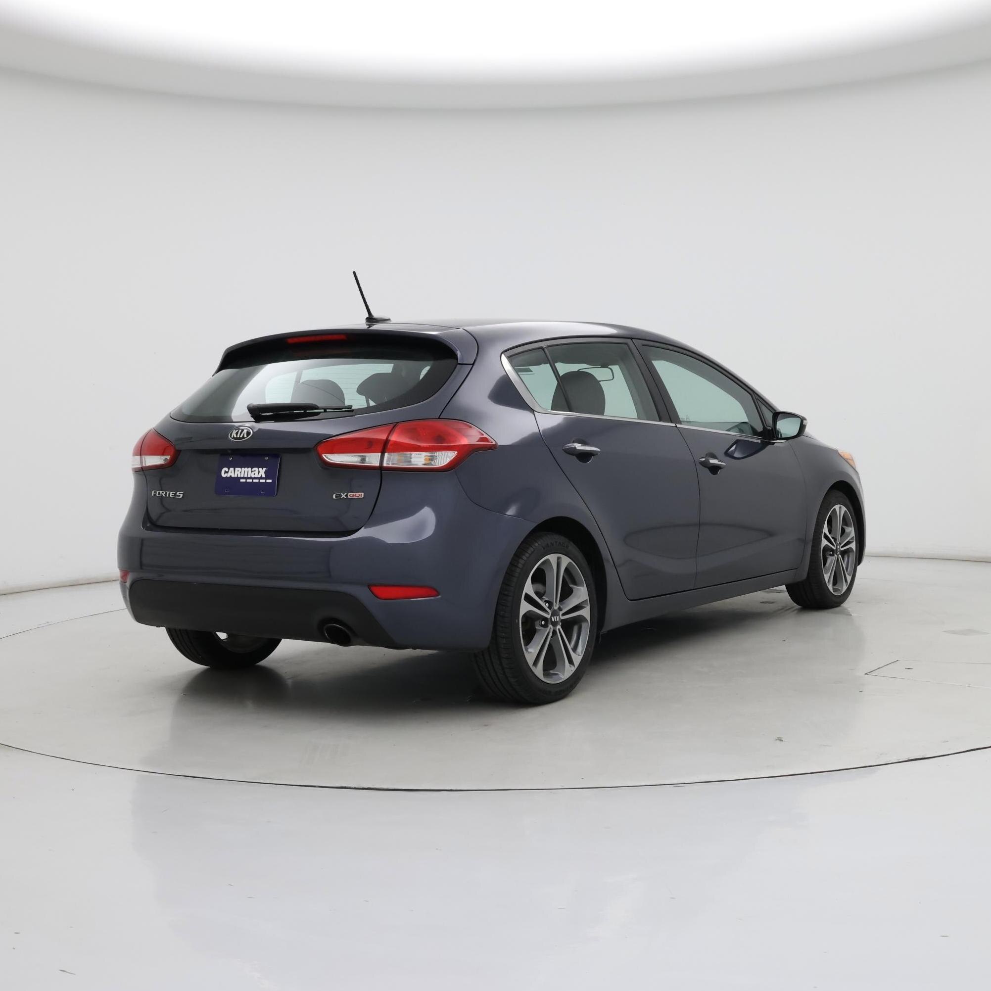 Thumbnail: 2016 Kia Forte - 8