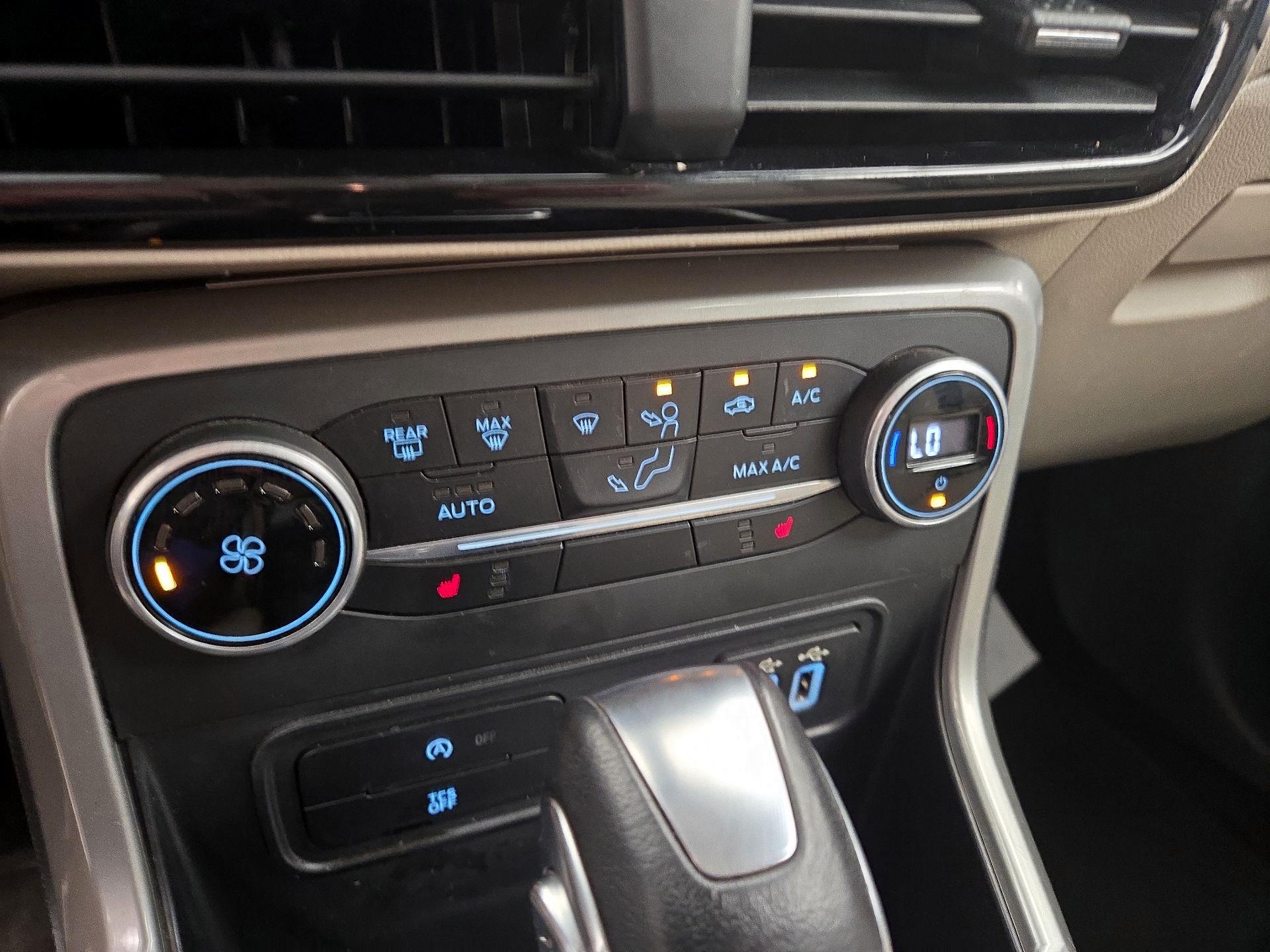 Thumbnail: 2018 Ford EcoSport - 15