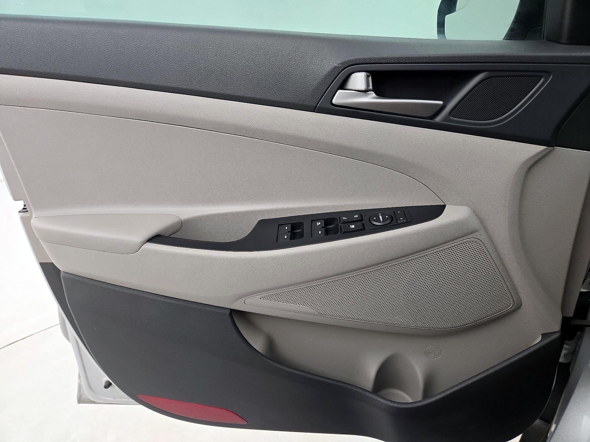 Thumbnail: 2018 Hyundai Tucson - 12