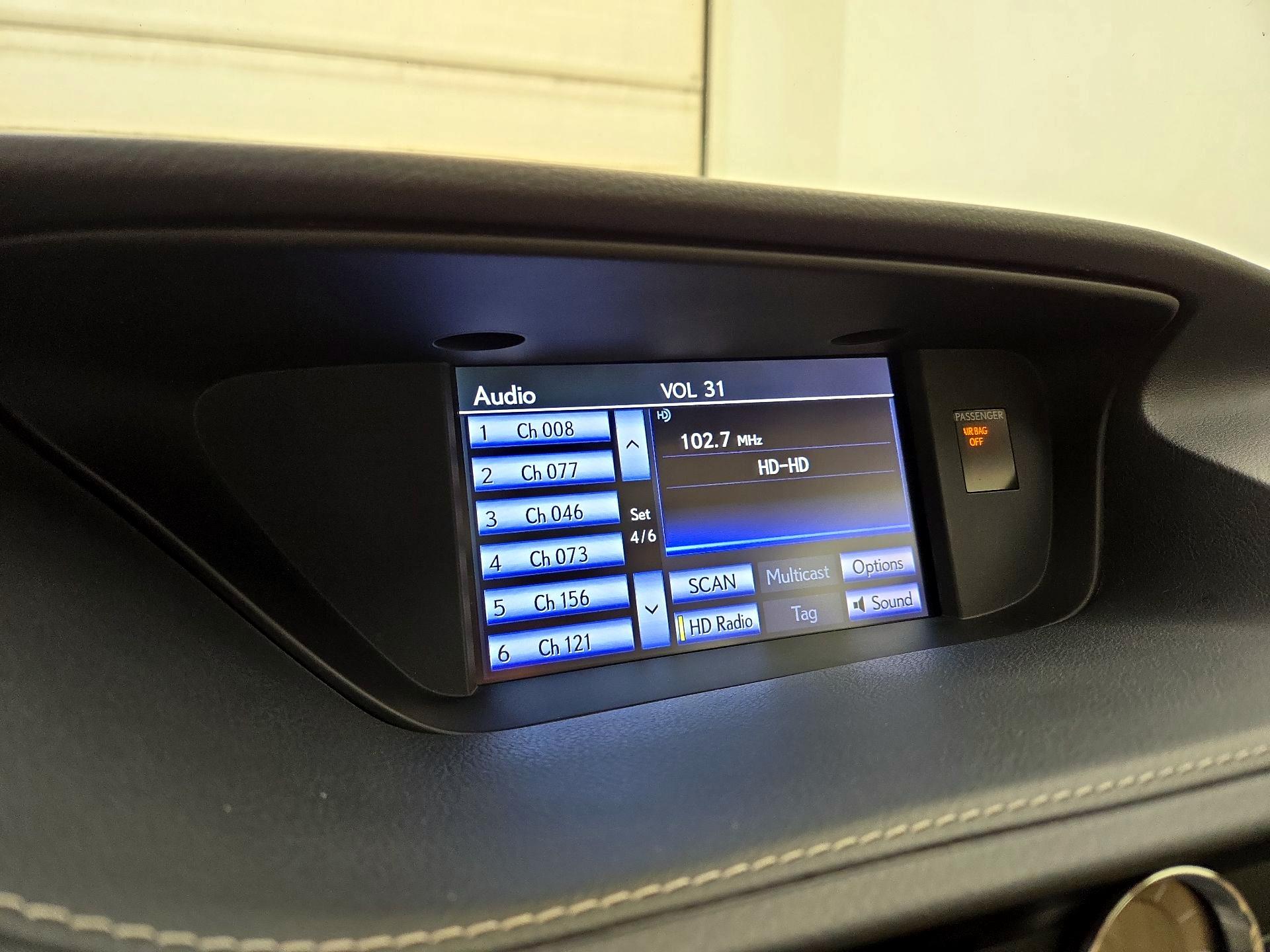 Thumbnail: 2013 Lexus ES - 16