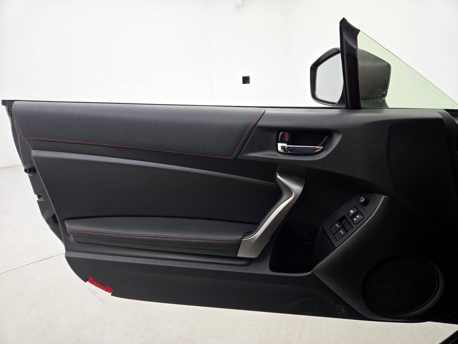 Thumbnail: 2013 Scion FR-S - 12