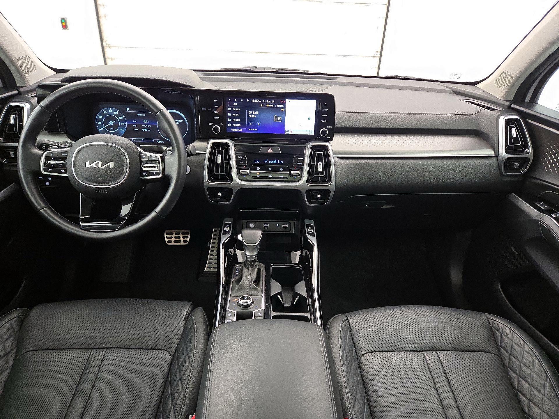 Thumbnail: 2023 Kia Sorento - 9