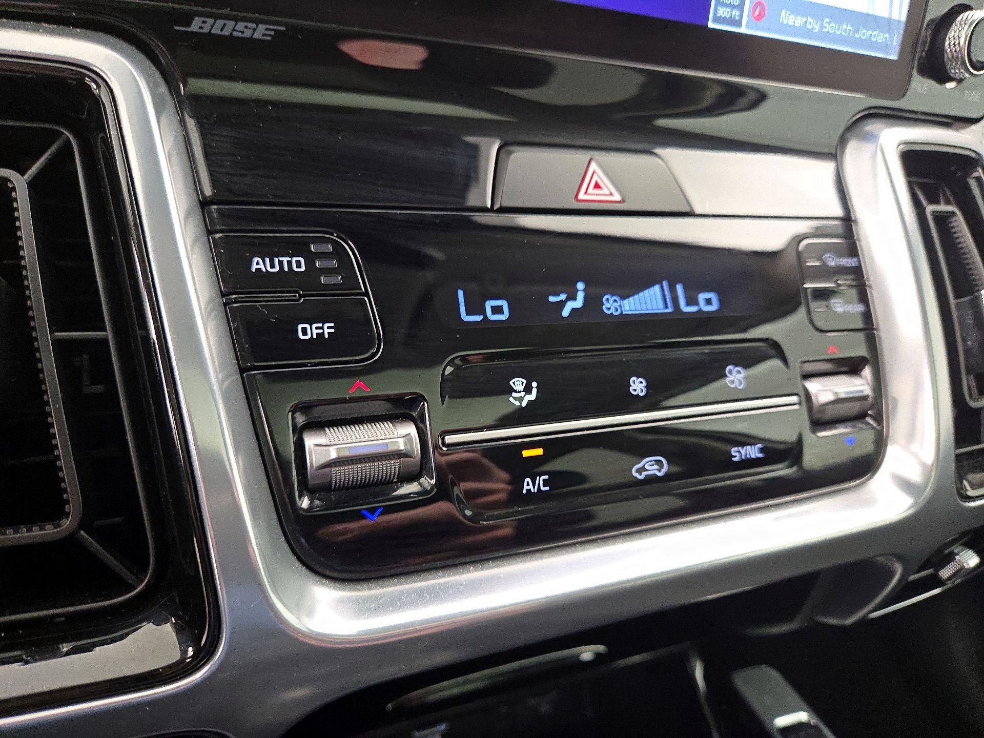 Thumbnail: 2023 Kia Sorento - 17